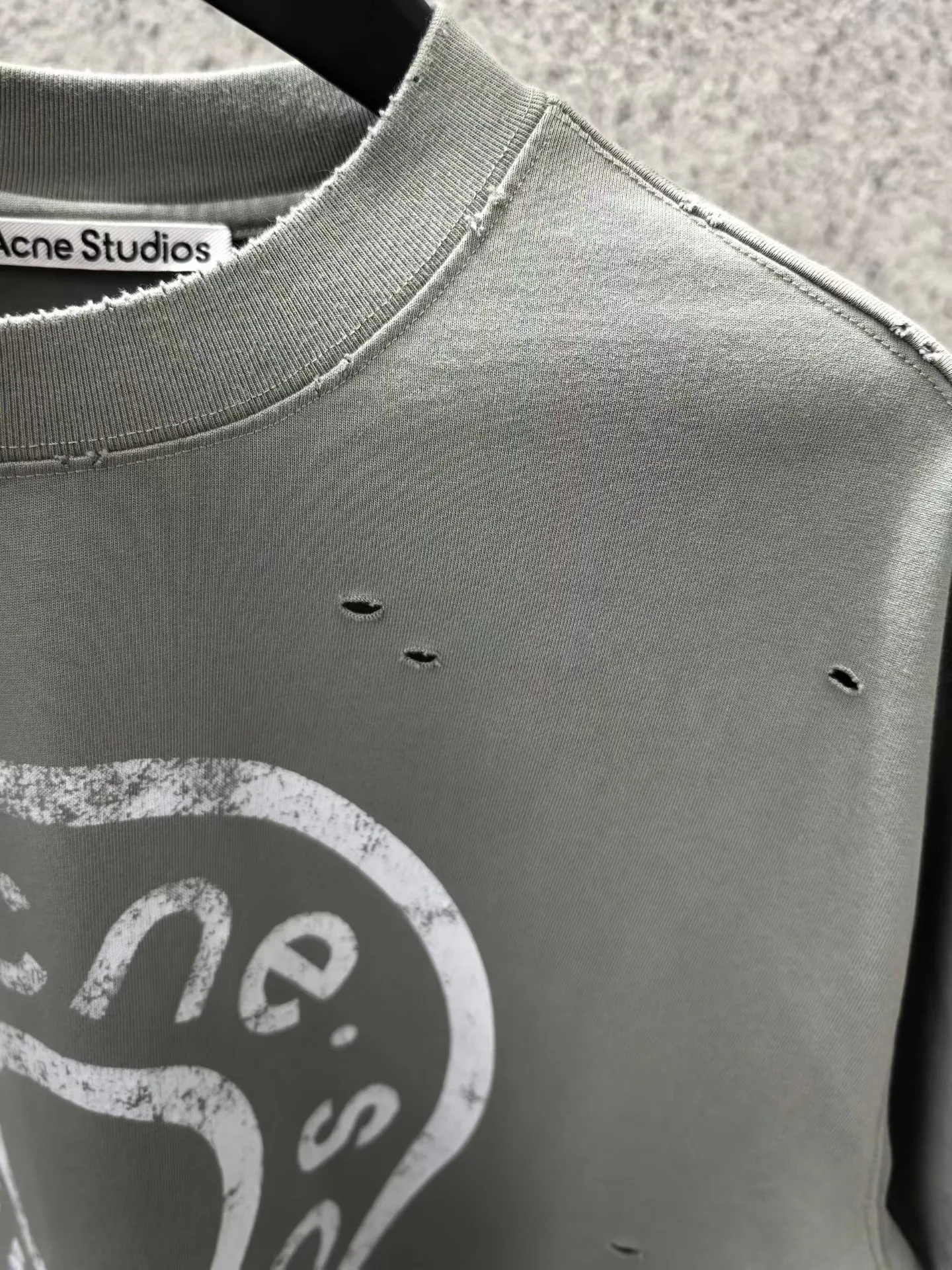 Acne Studios "Exford" Distressed Logo T-Shirt (Moss Green) — 보기 2
