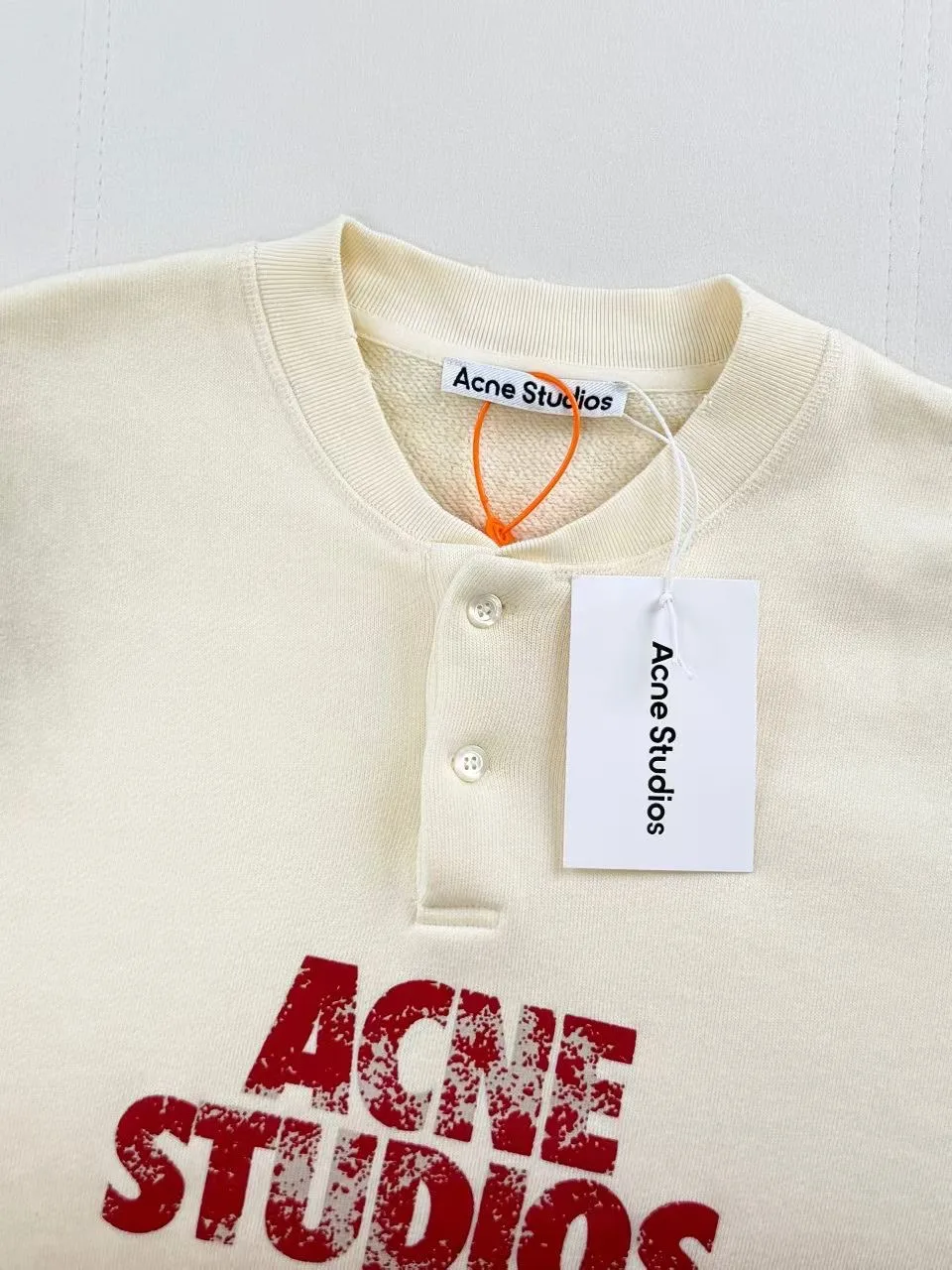 Acne Studios Logo Distressed Cotton Fleece Henley Sweatshirt (White) — 보기 5