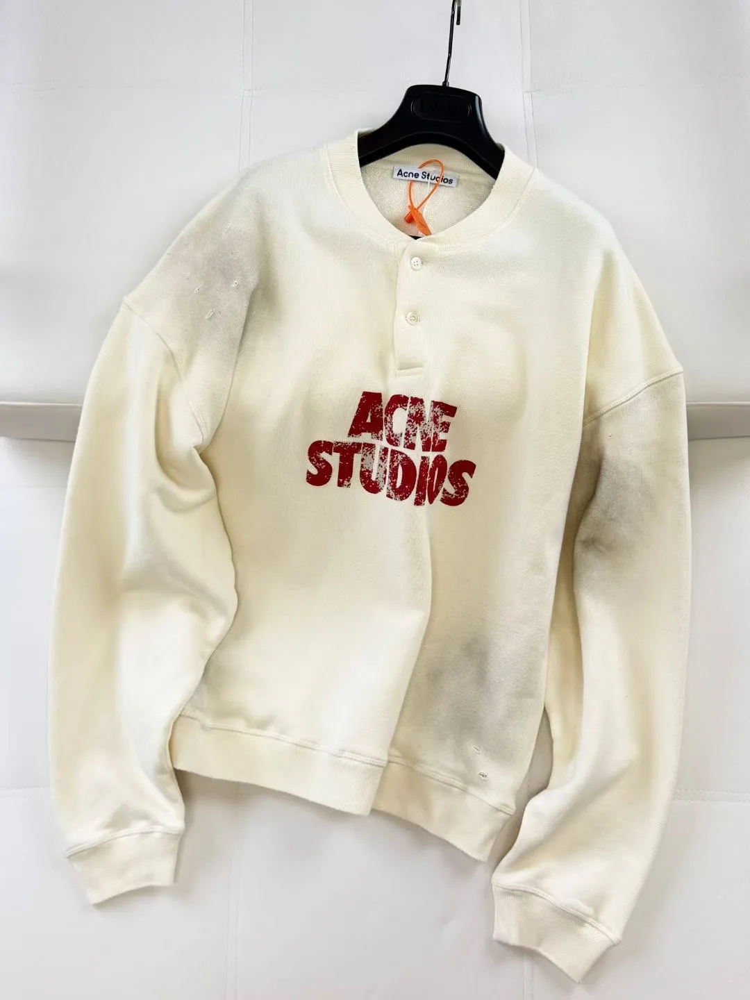 Acne Studios Logo Distressed Cotton Fleece Henley Sweatshirt (White) — 보기 7