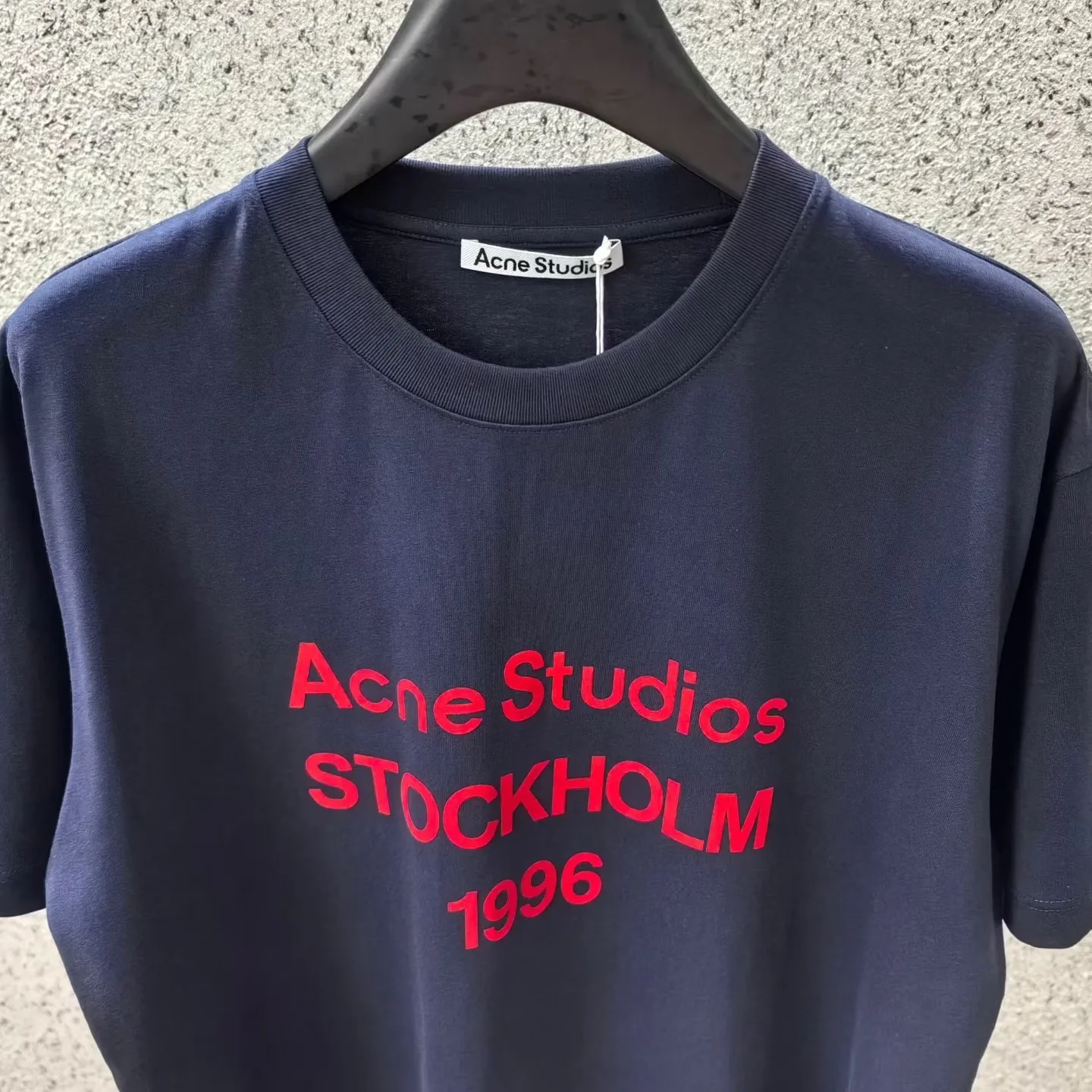 Acne Studios Logo-Print T Shirt (Navy) — 보기 2