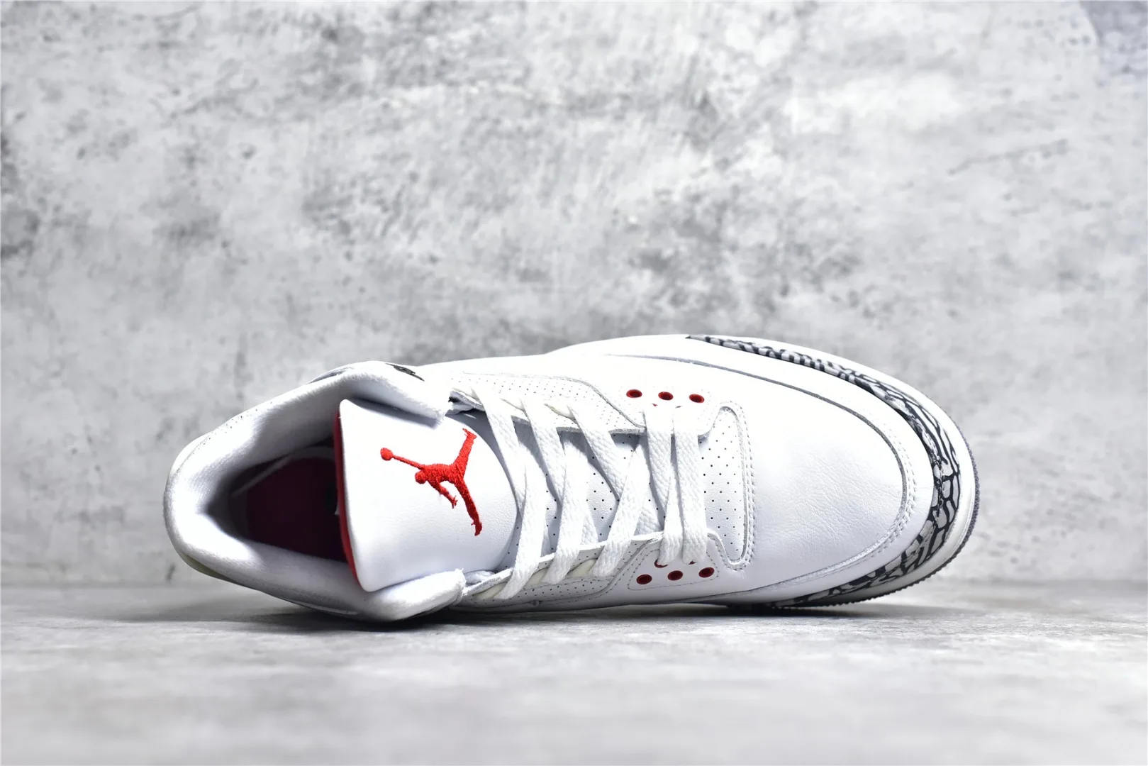 Air Jordan 3 (White Cement Re-imagined) — ビュー 4