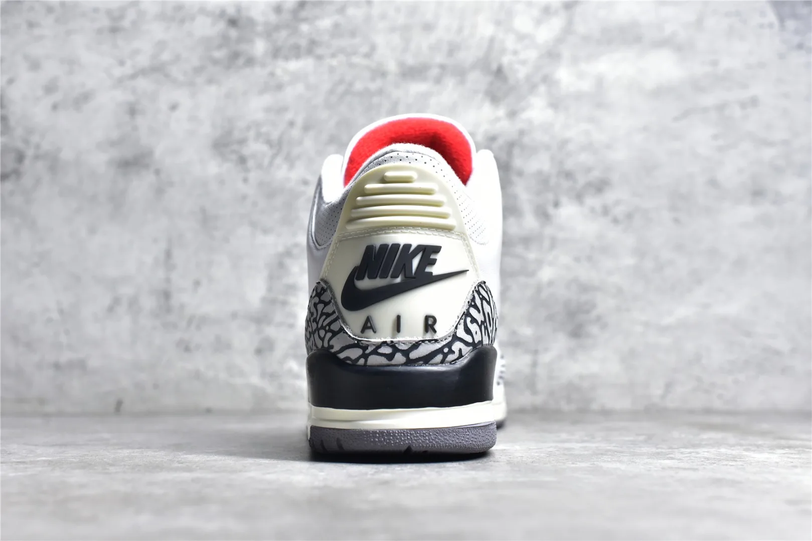 Air Jordan 3 (White Cement Re-imagined) — ビュー 6