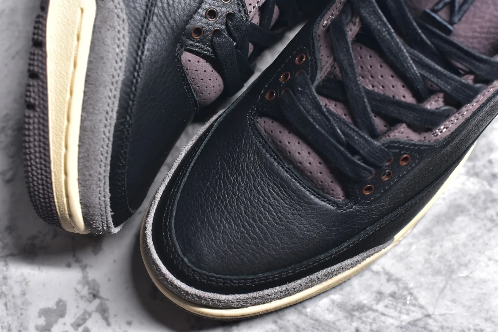 Air Jordan 3 x A Ma Maniére (Black and Flat Pewter) — ビュー 8