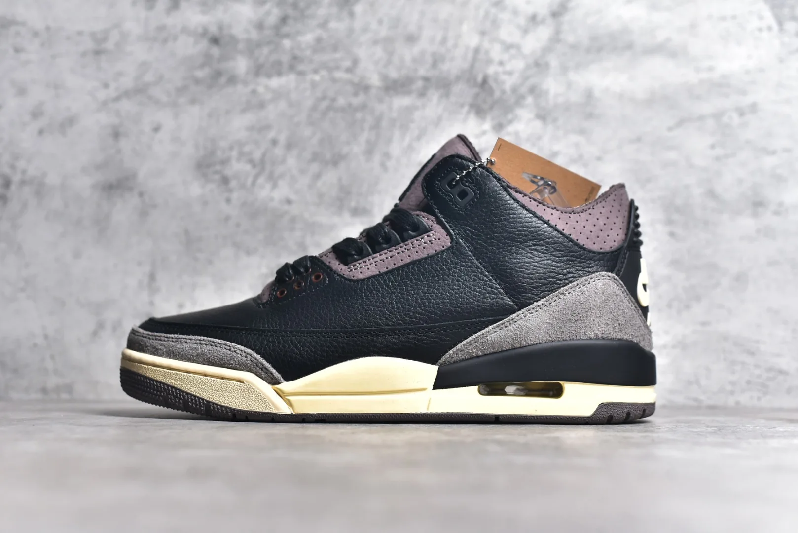 Air Jordan 3 x A Ma Maniére (Black and Flat Pewter)