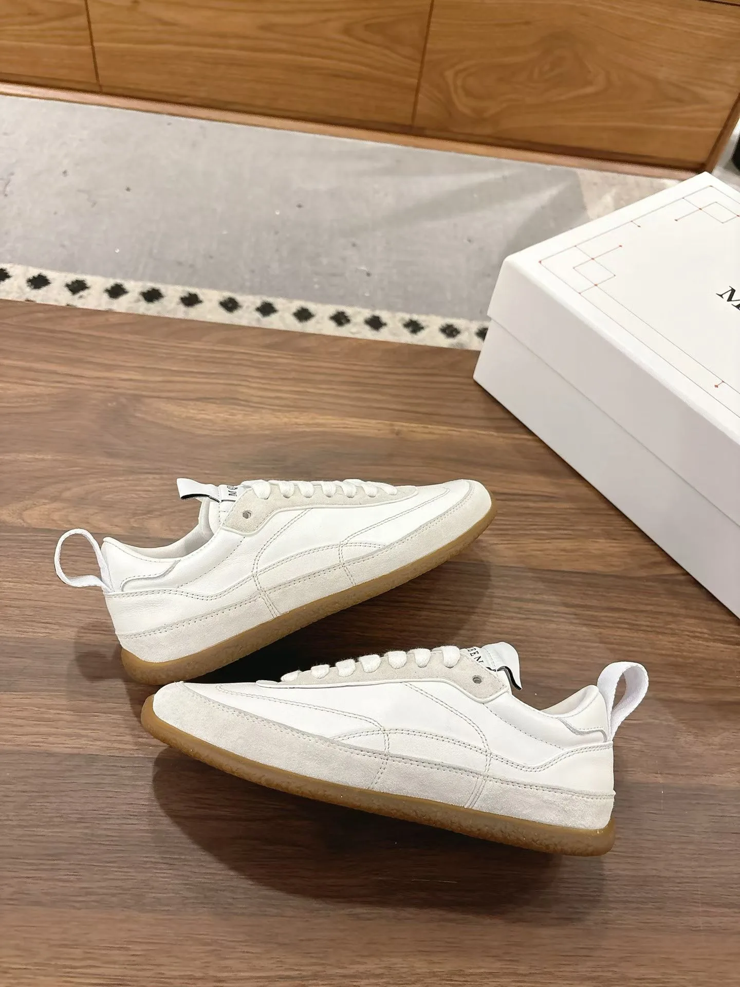EC1 Sneaker White