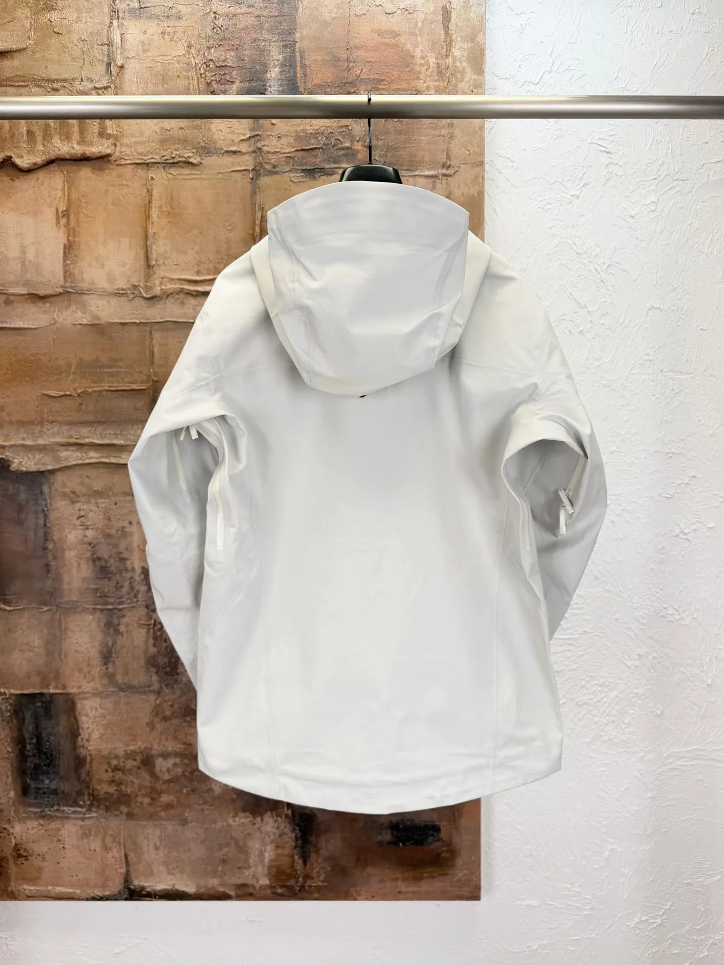 Arc'teryx Beta LT Jacket (White) — 图 8
