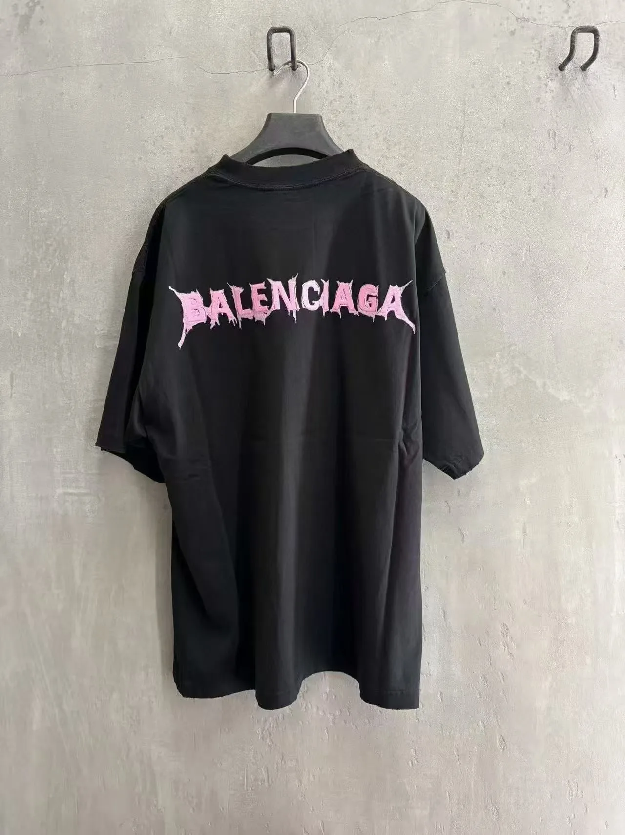 Embroidered T Shirt (Black) — 보기 2