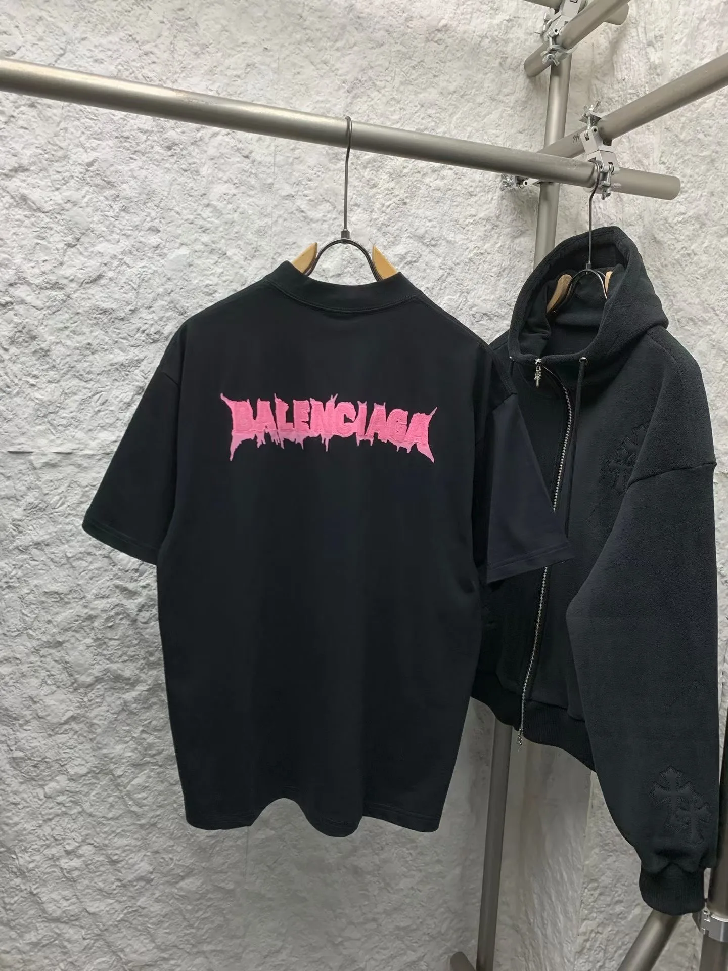 Embroidered T Shirt (Black) — 보기 3