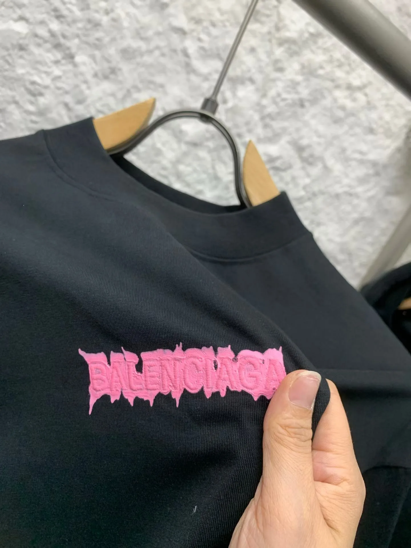 Embroidered T Shirt (Black) — 보기 5
