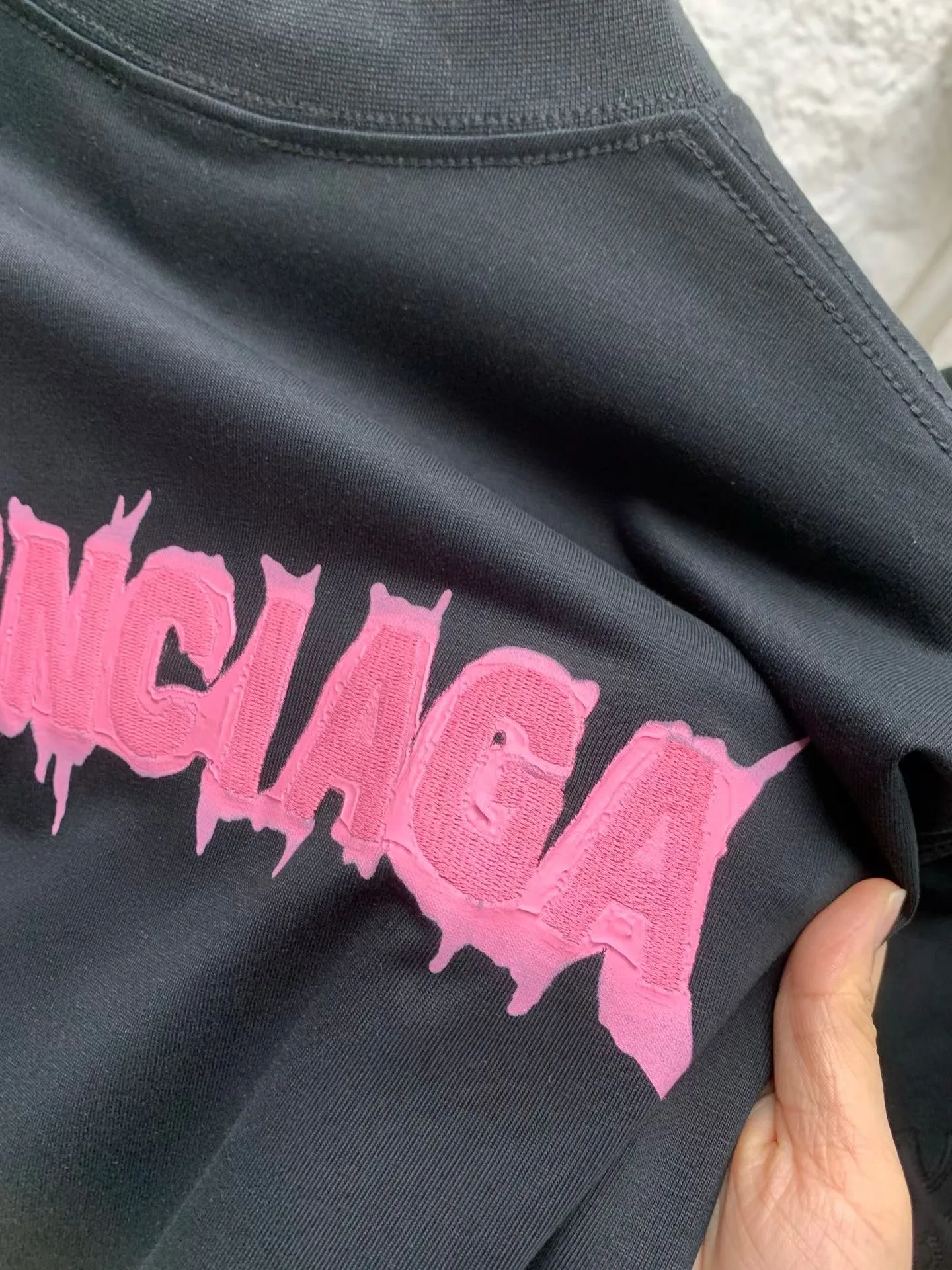 Embroidered T Shirt (Black) — 보기 6