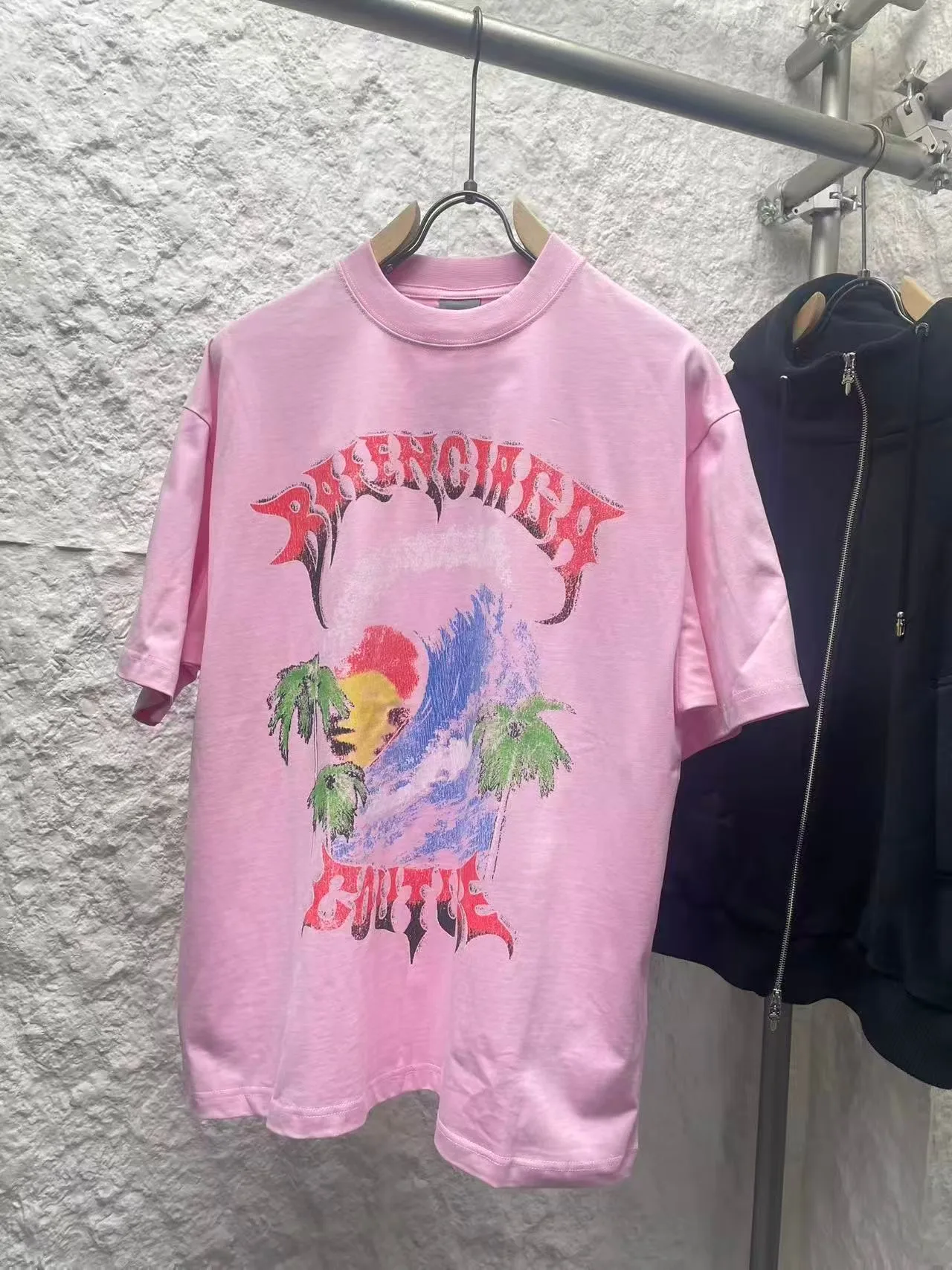 Balenciaga Graphic-Print Oversized T-shirt (Pink)