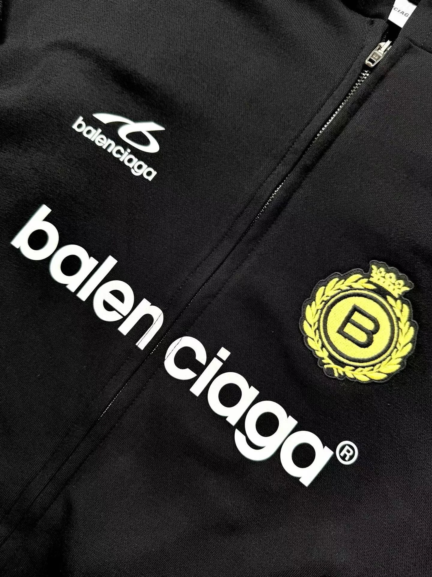 Balenciaga Men's Soccer Oversized Zip-up Hoodie (Black) — ビュー 4