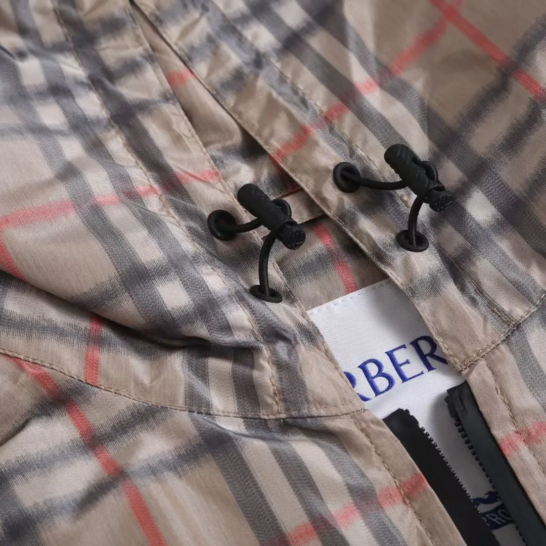 Burberry Gradient Check Newport Hooded Jacket — ビュー 2