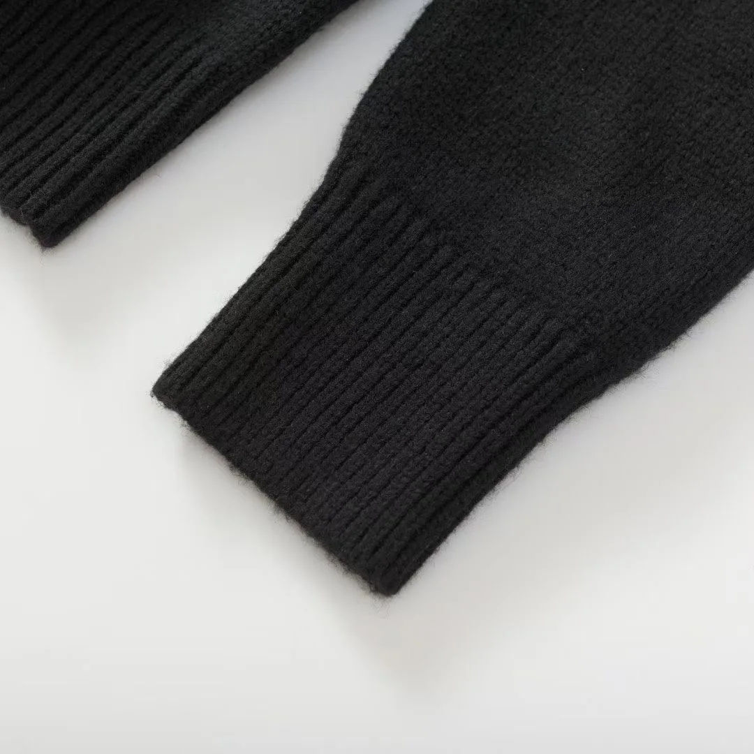 Burberry Knight Wool Sweater (Black) — ビュー 2