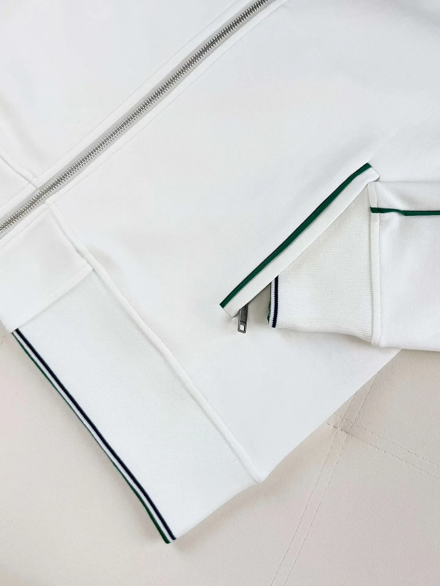 Burberry Nylon Cotton Tennis Jacket (Chalk White) — 图 3