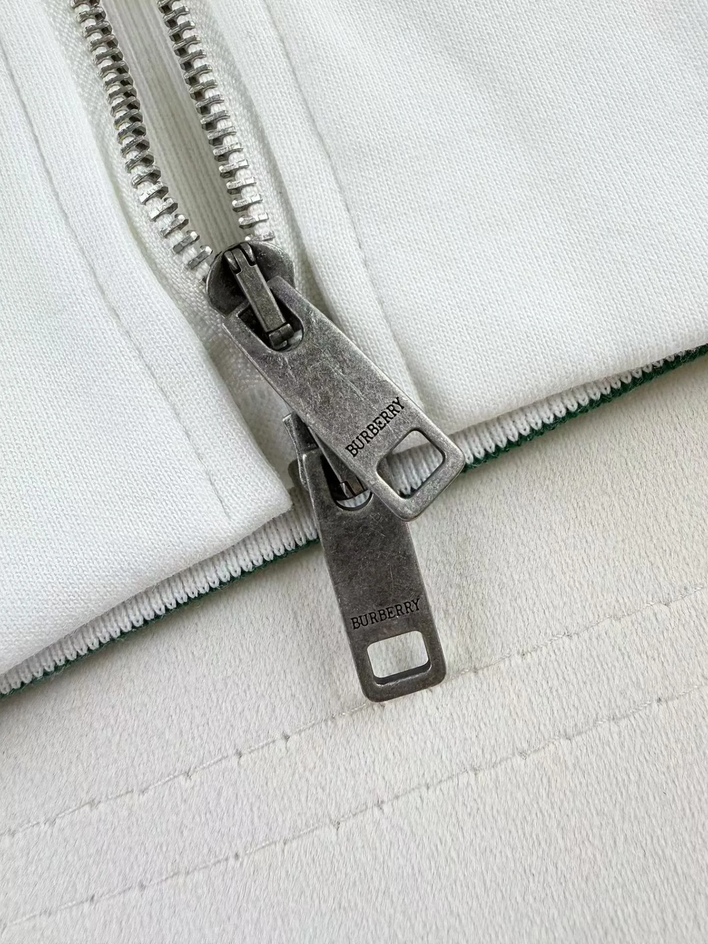 Burberry Nylon Cotton Tennis Jacket (Chalk White) — 图 5