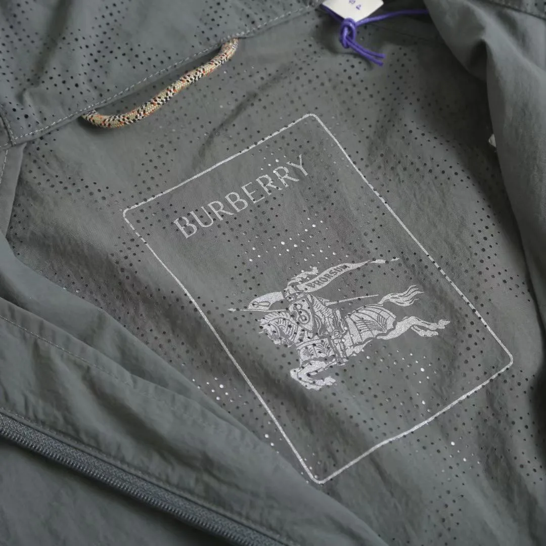 Burberry Nylon Hooded Jacket (Carbon Grey) — 보기 4