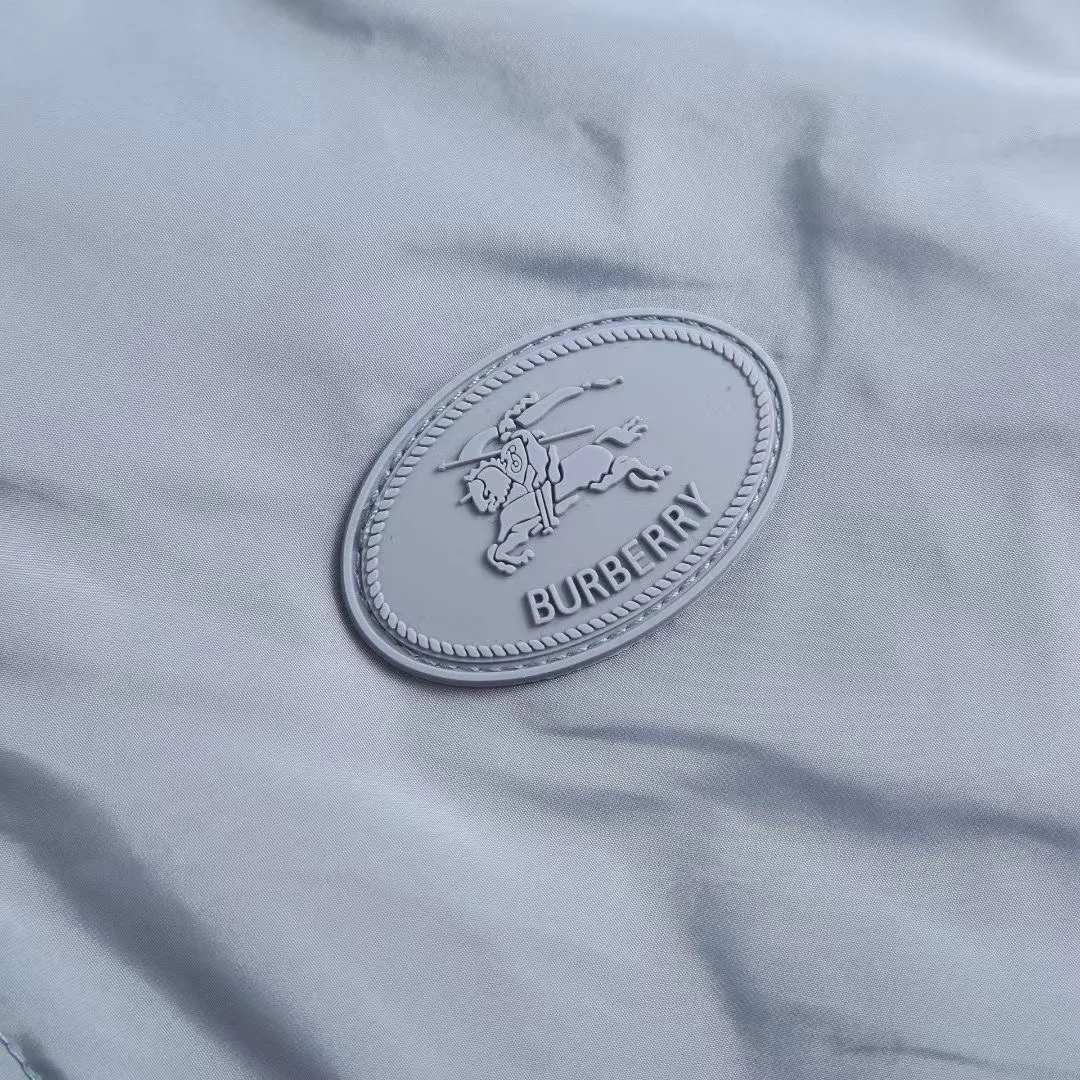 Burberry Reversible Check Hooded Jacket S26 — 보기 12