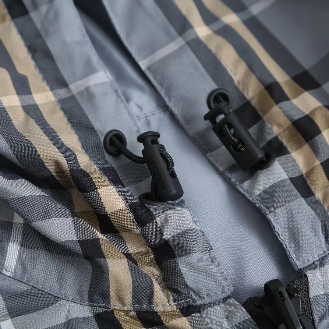 Burberry Reversible Check Hooded Jacket S26 — 보기 9