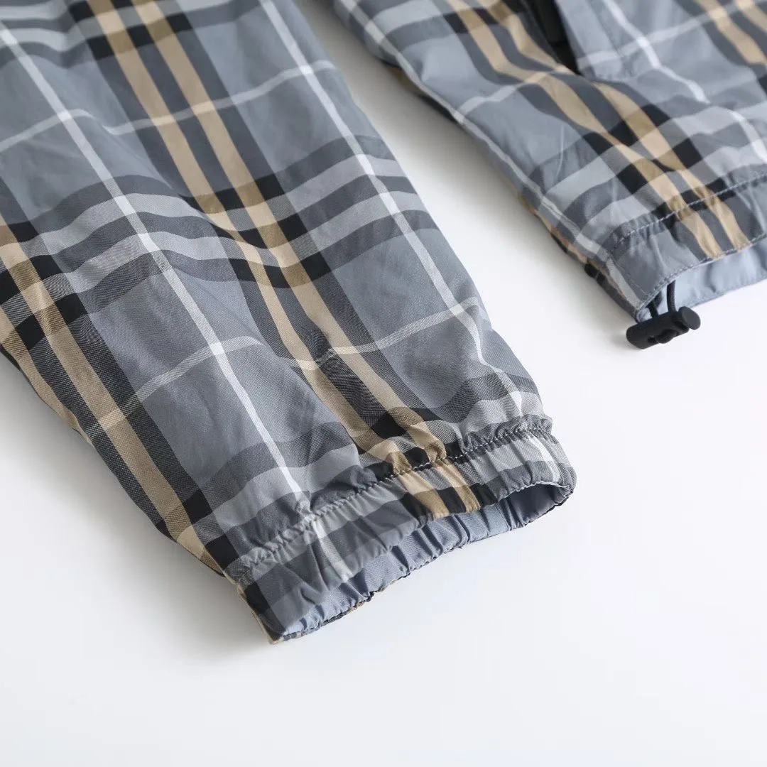 Burberry Reversible Check Hooded Jacket S26 — 보기 10