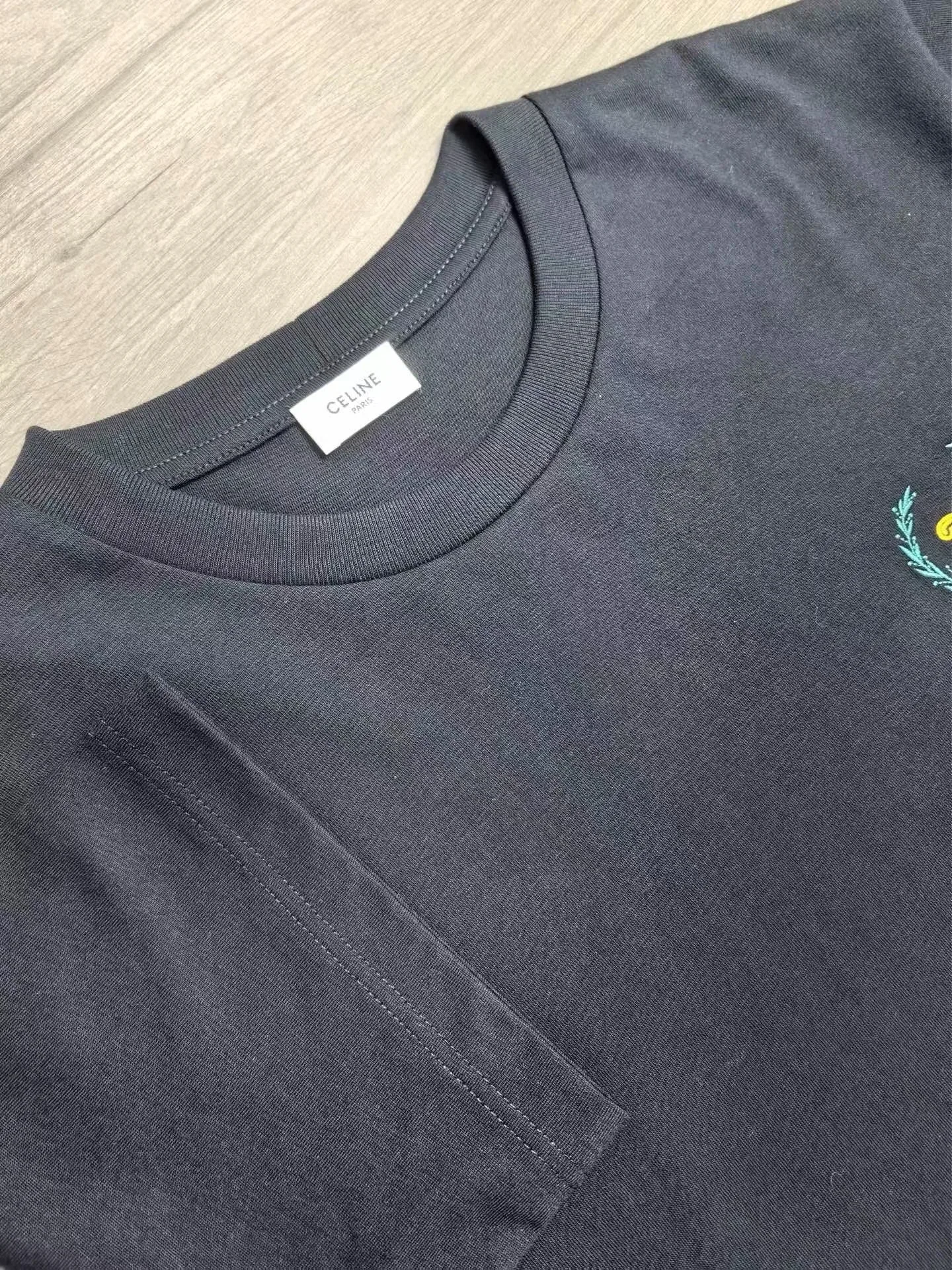 Celine Bay Leaf Embroidery T-Shirt In Cotton Jersey (Black) — 보기 2