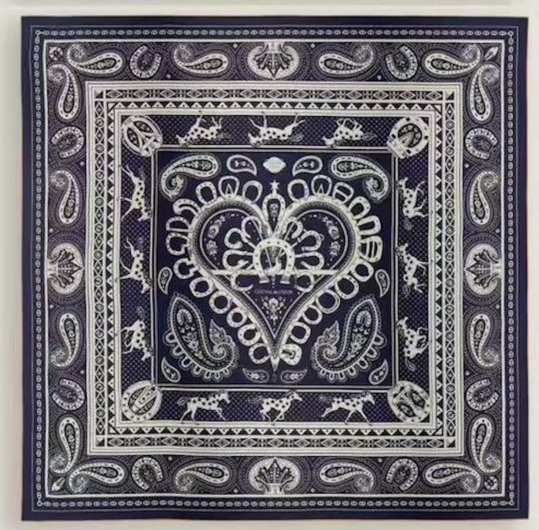 Cheval de Coeur Bandana Shawl 140 — view 5