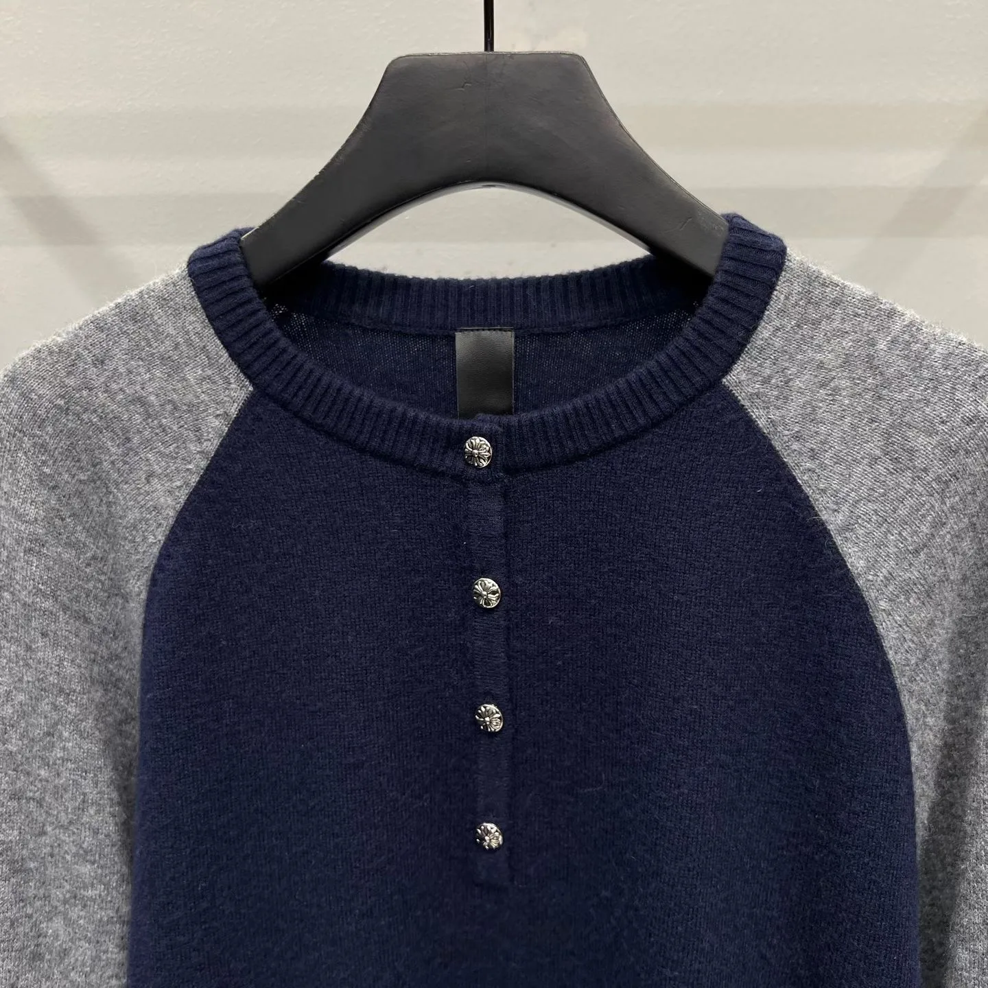 Chrome Hearts Color Blocked Raglan Sleeve Knit Sweater — ビュー 7