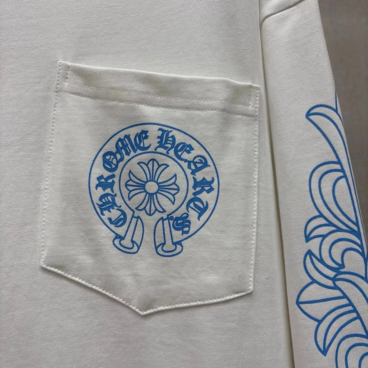 Chrome Hearts Horseshoe Pocket Logo  Long Sleeve T Shirt (White/Blue) — 图 2