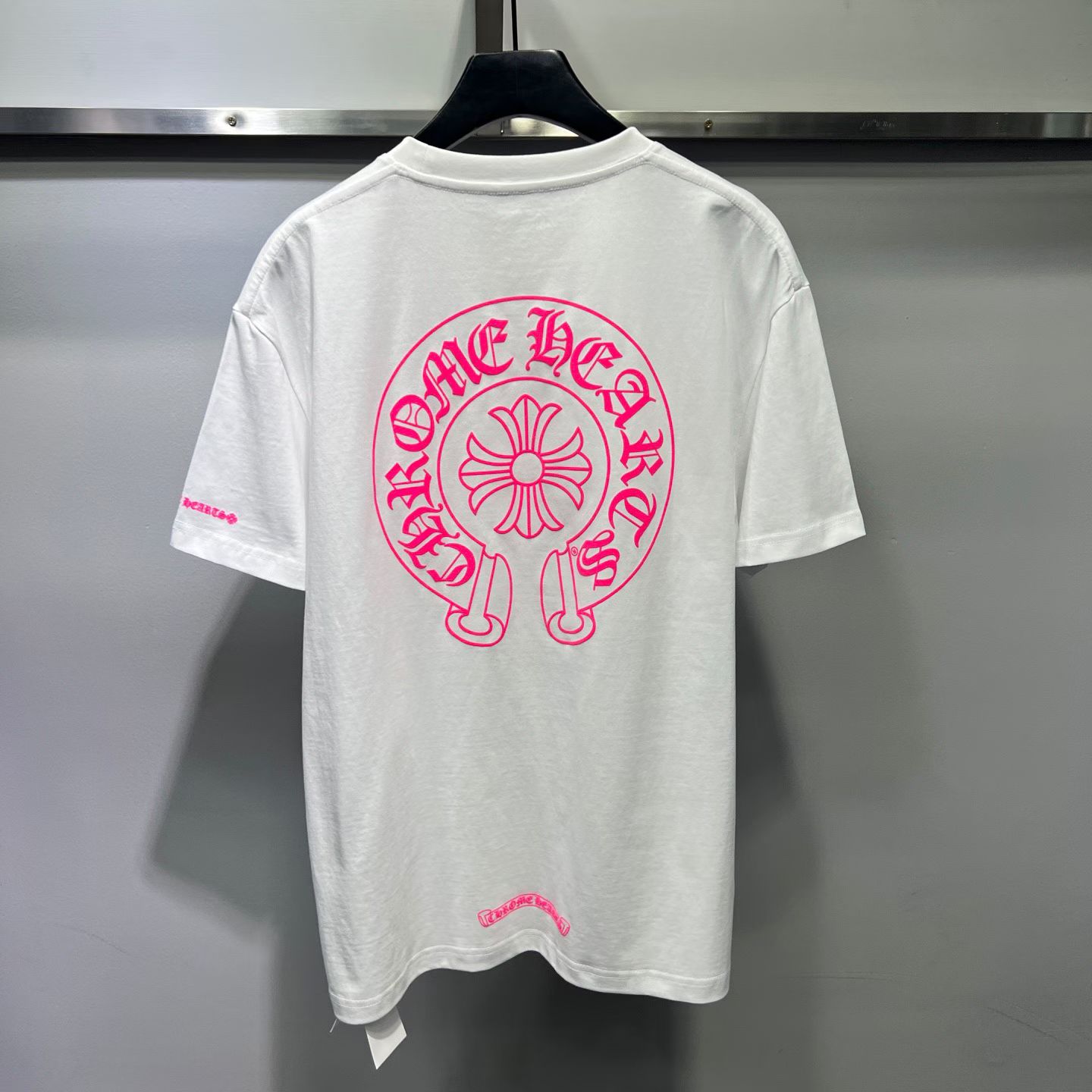 Chrome Hearts Pink Horseshoe Print T-Shirt — view 2