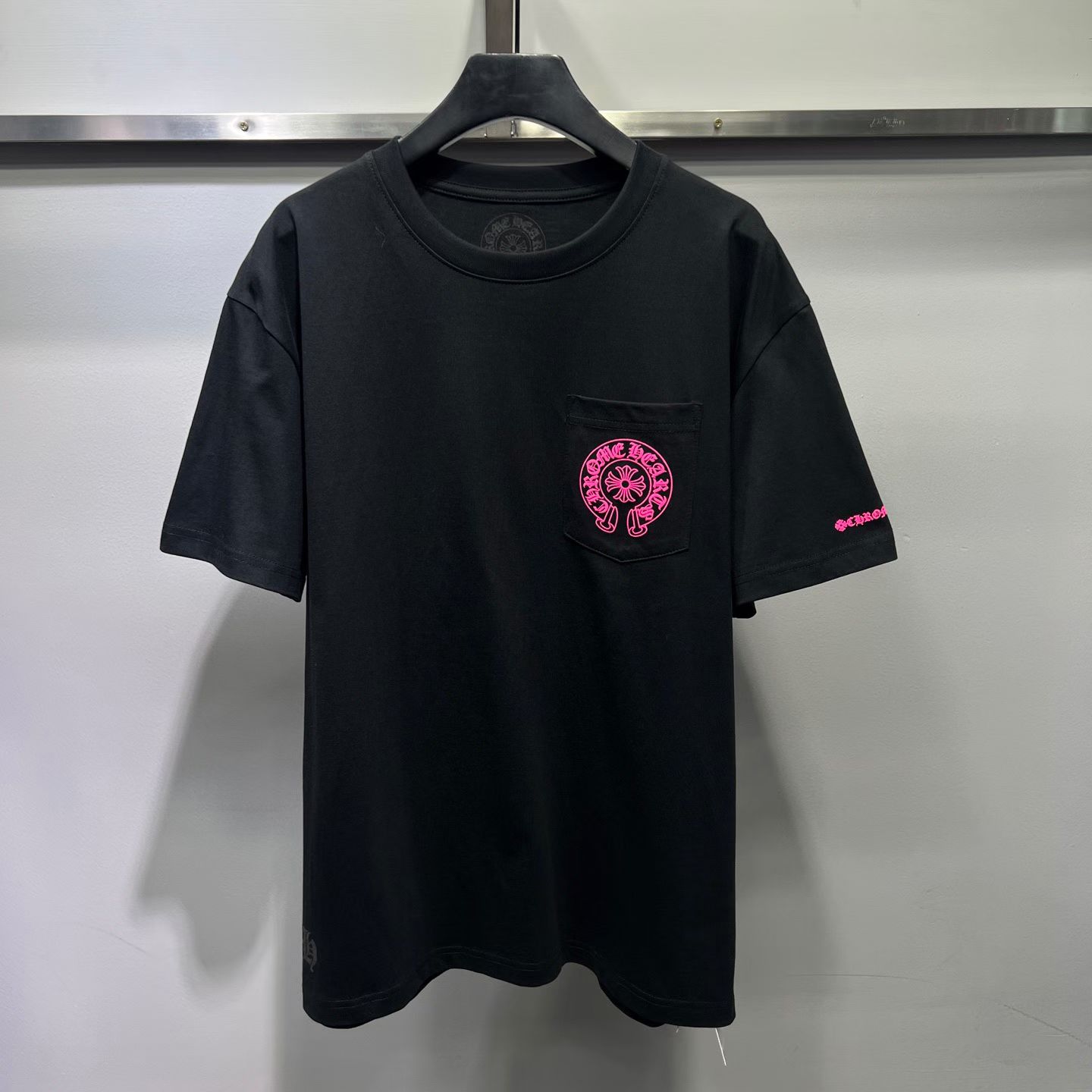 Chrome Hearts Pink Horseshoe Print T-Shirt — view 3