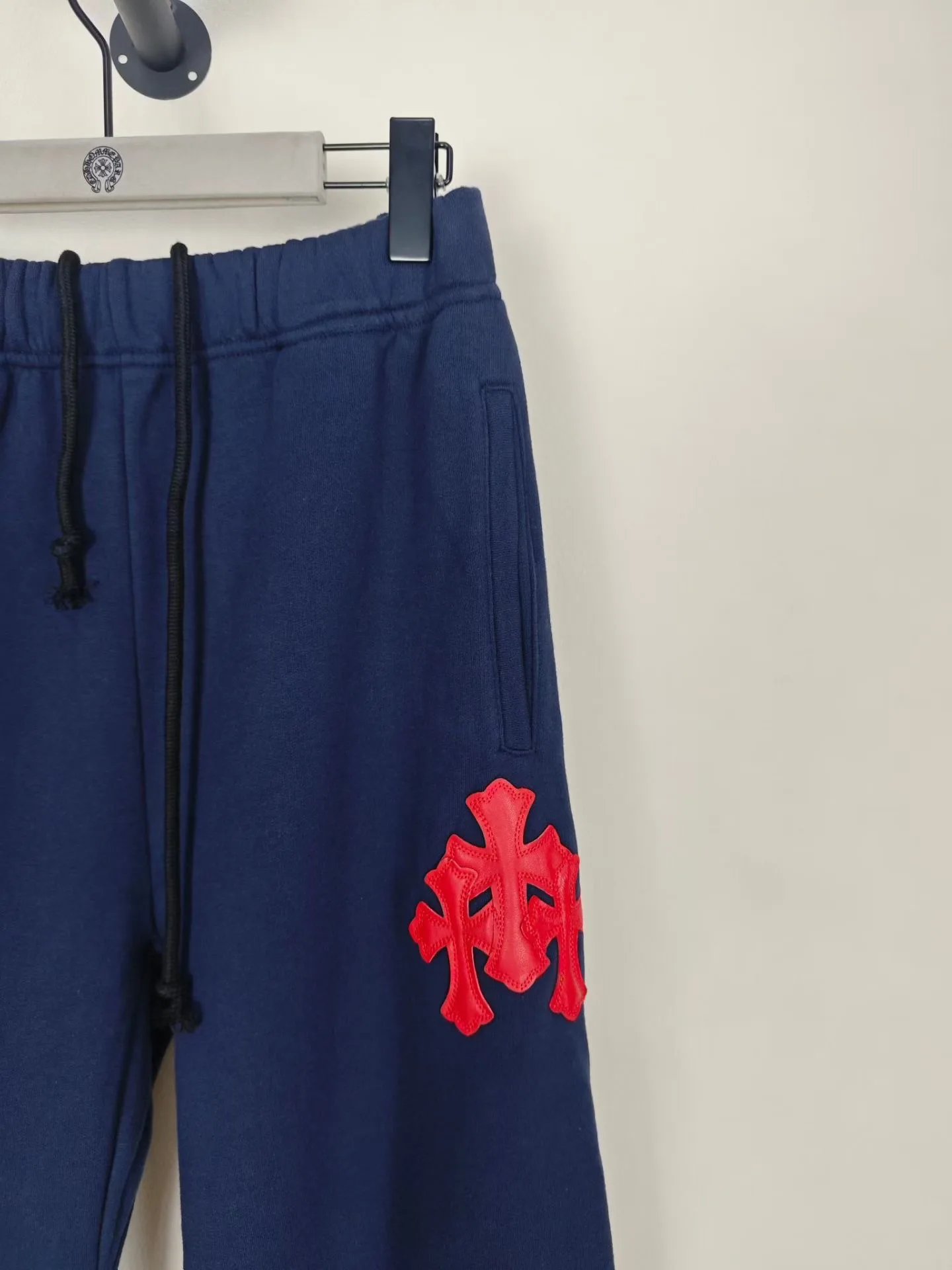 CH Paper Jam Cemetery Cross Patch Sweatpants — ビュー 5
