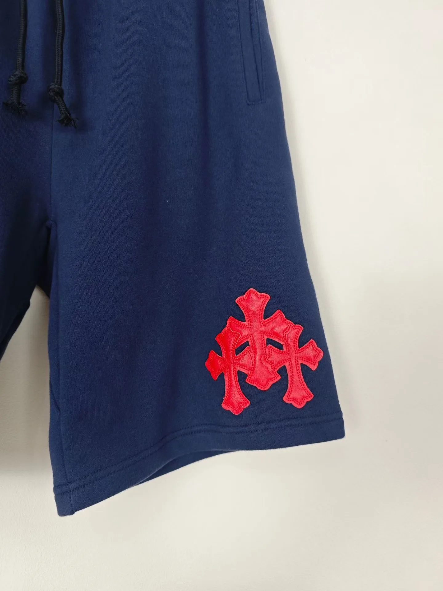 CH Paper Jam Cemetery Cross Patch Sweatshorts — 보기 2