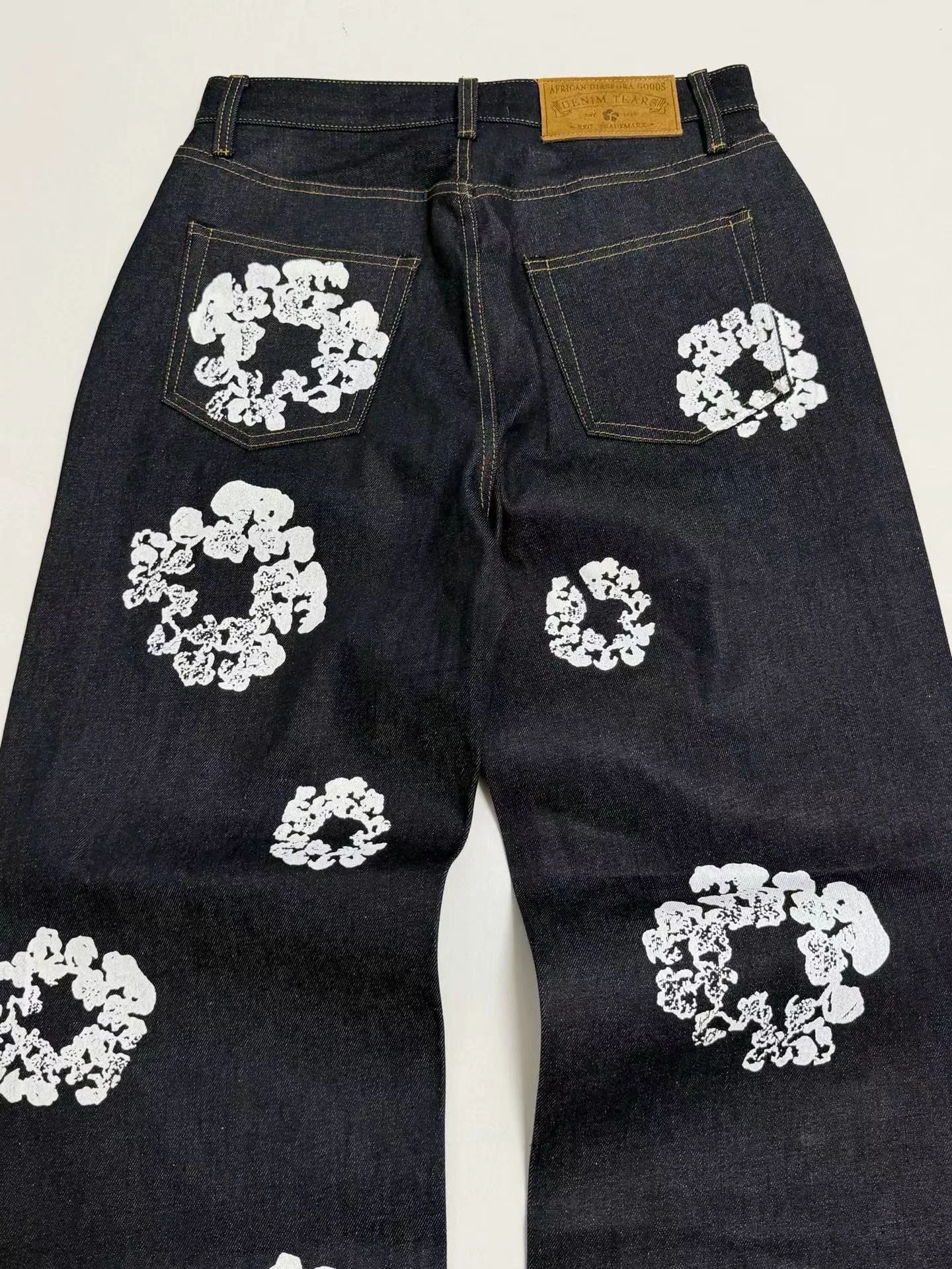 Denim Tears Baggy Cotton Wreath Denim Pants (Indigo) — ビュー 2