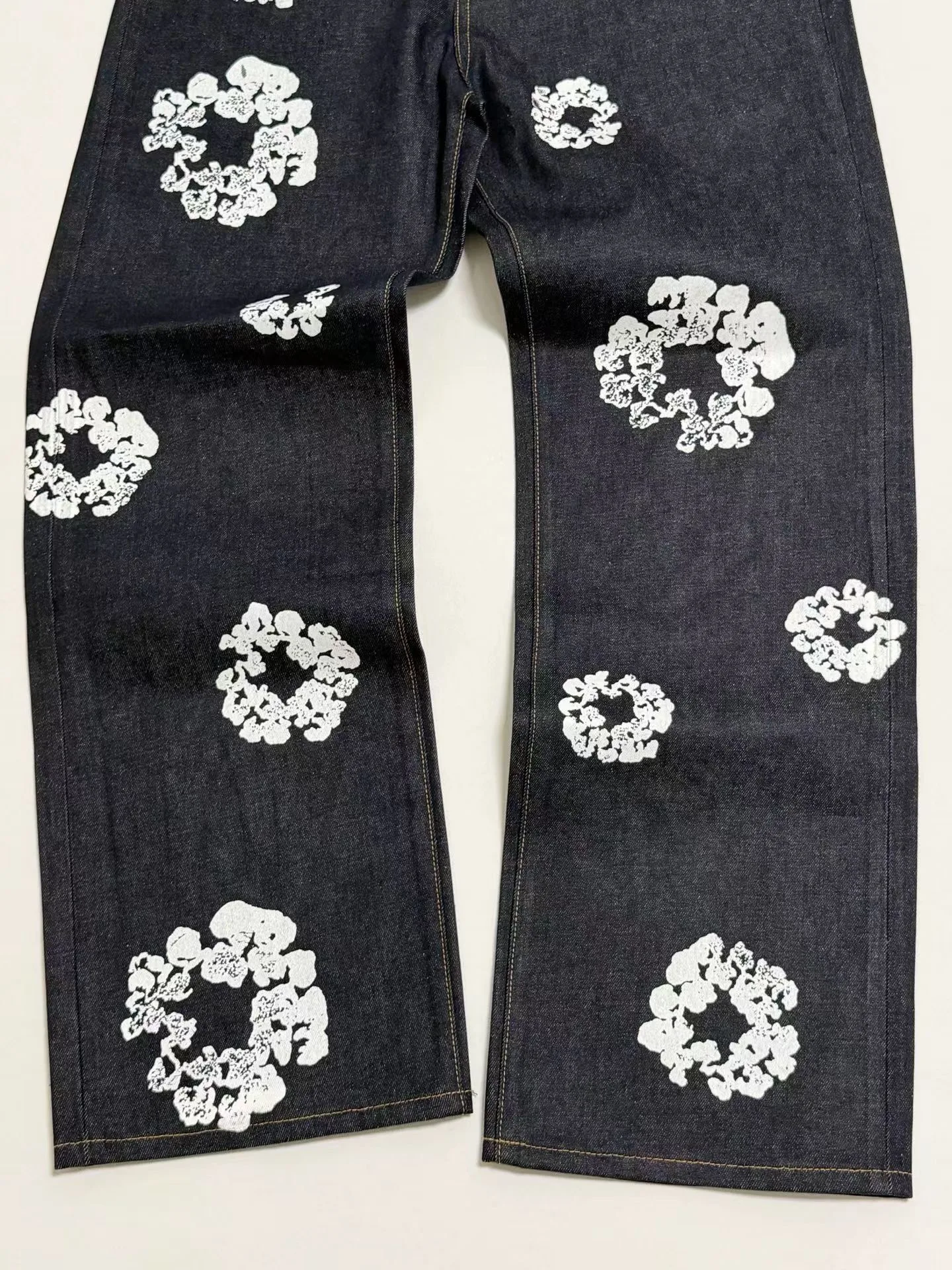 Denim Tears Baggy Cotton Wreath Denim Pants (Indigo) — ビュー 5