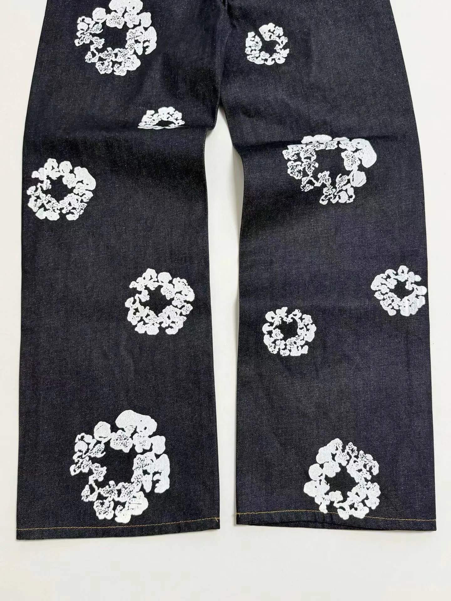Denim Tears Baggy Cotton Wreath Denim Pants (Indigo) — ビュー 6