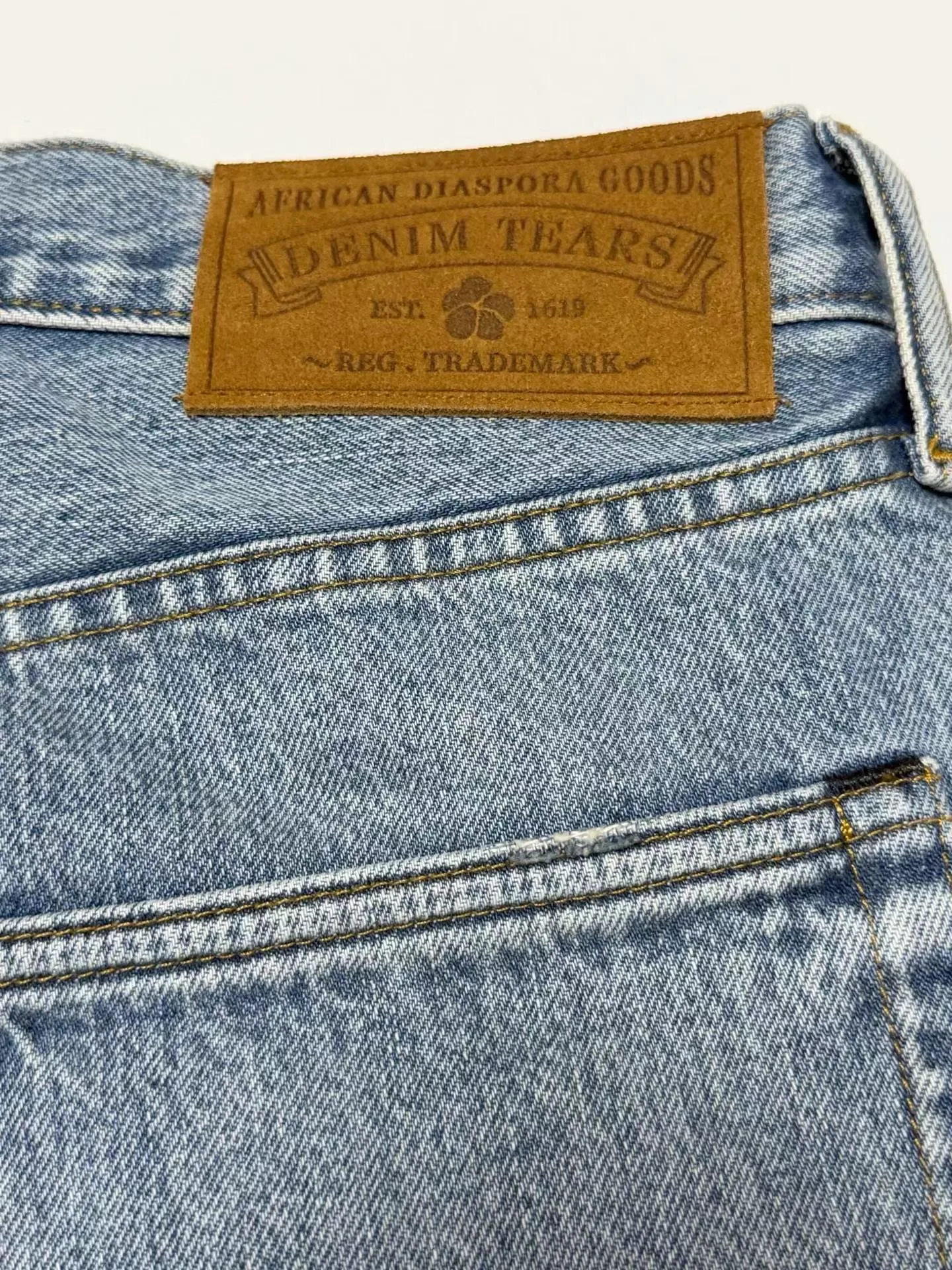 Denim Tears Baggy Cotton Wreath Denim Pants (Washed Blue) — ビュー 5