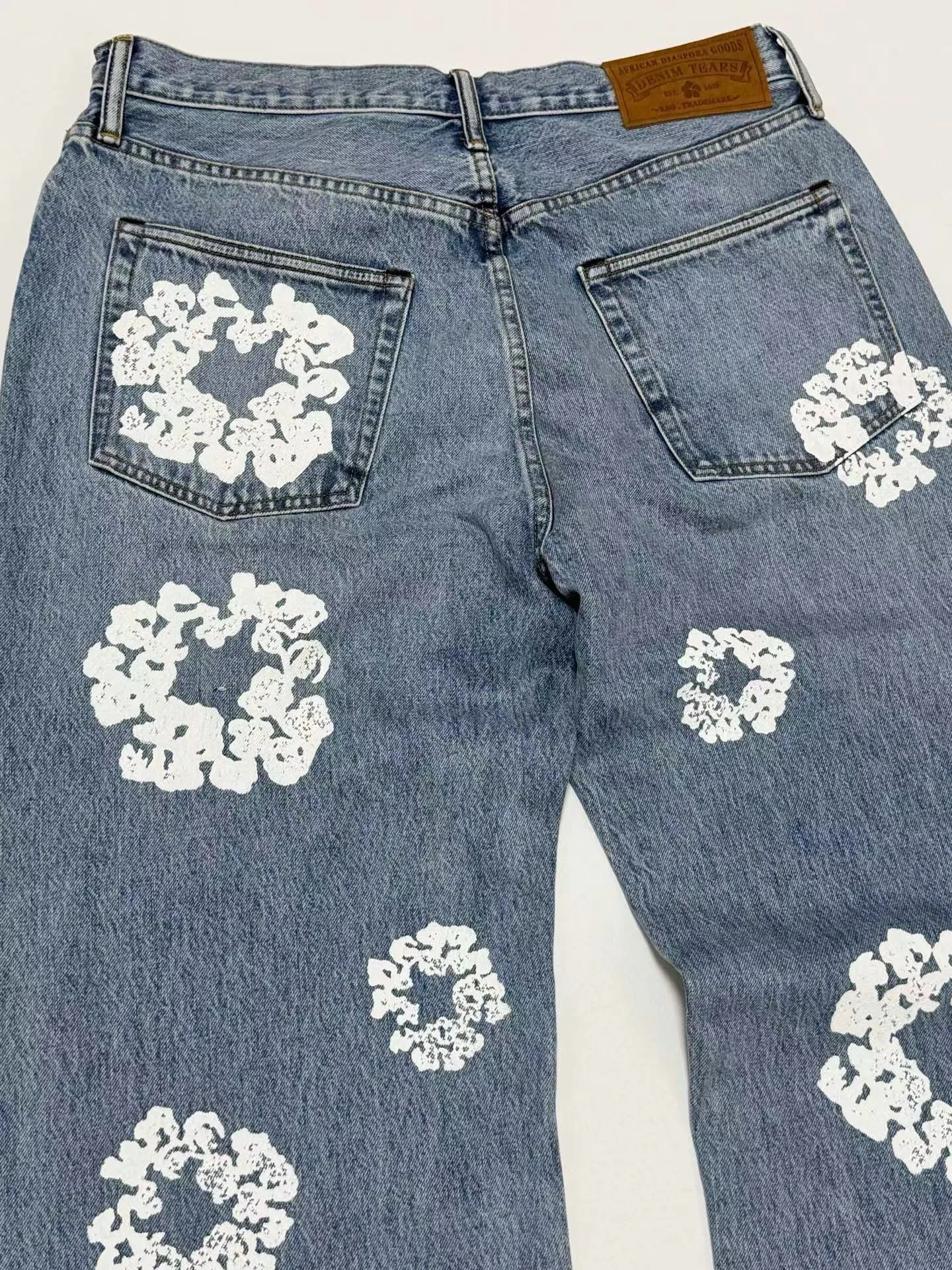 Denim Tears Baggy Cotton Wreath Denim Pants (Washed Blue) — ビュー 7