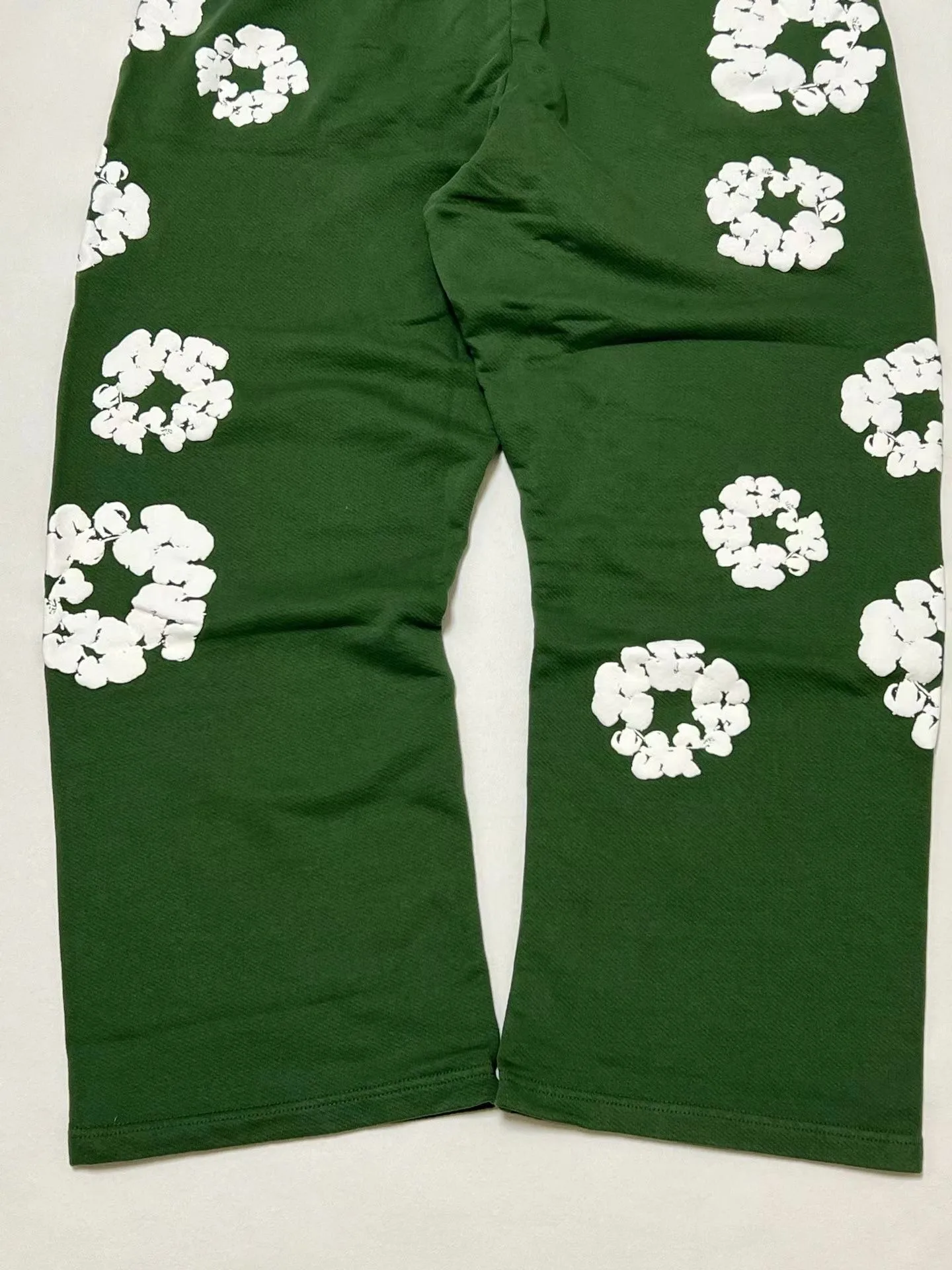 Denim Tears Cotton Wreath Baggy Sweatpants (Green) — view 5