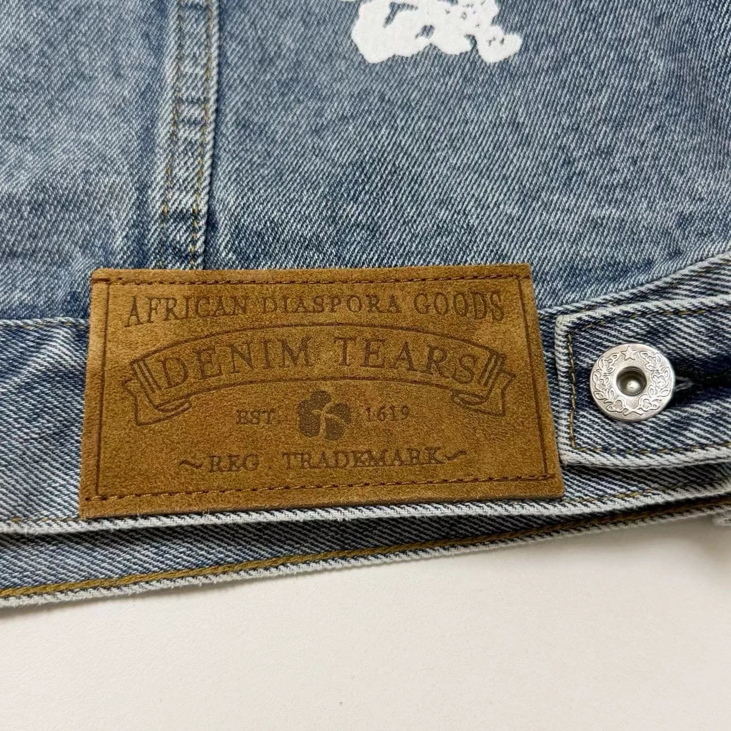 Denim Tears Cotton Wreath Denim Jacket Light Wash — 图 3