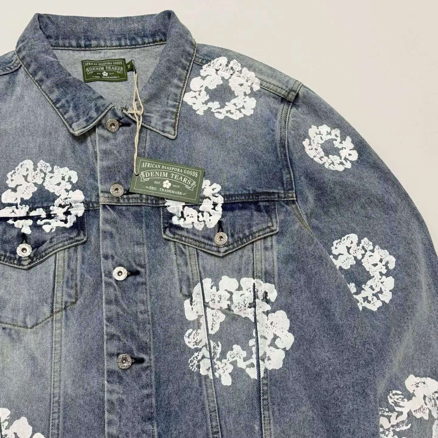 Denim Tears Cotton Wreath Denim Jacket Light Wash — 图 6