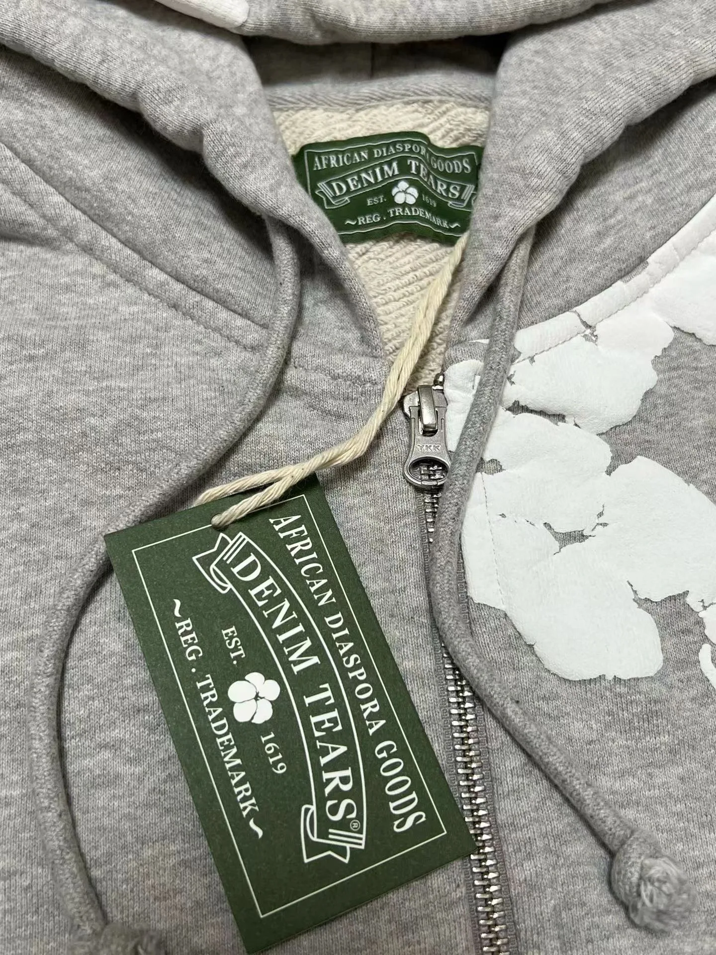 Denim Tears Wreath-Print Zip-Up Hoodie (Grey) — ビュー 3