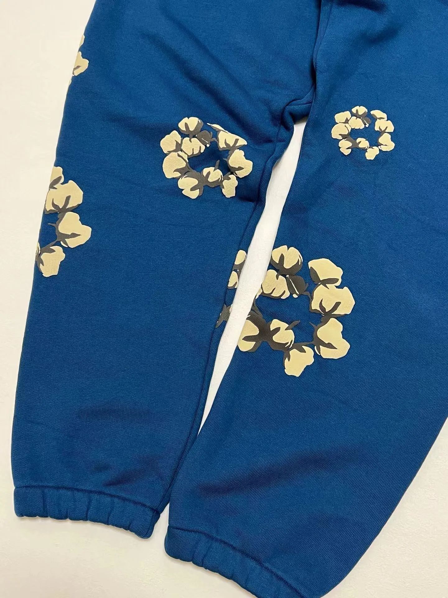 Denim Tears x CPFM Cactus Tears Wreath Sweatpants (Blue) — ビュー 3