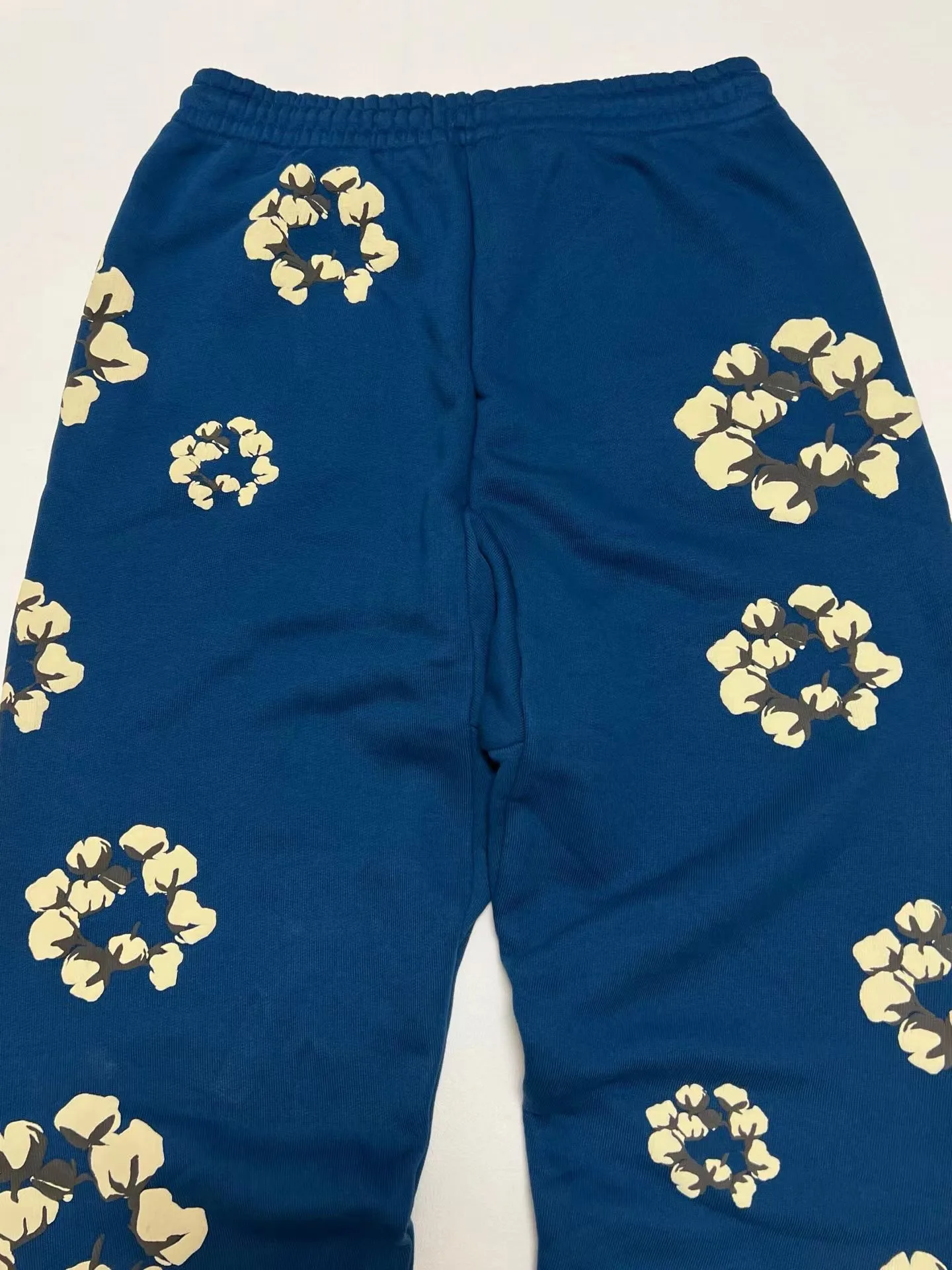 Denim Tears x CPFM Cactus Tears Wreath Sweatpants (Blue) — ビュー 4