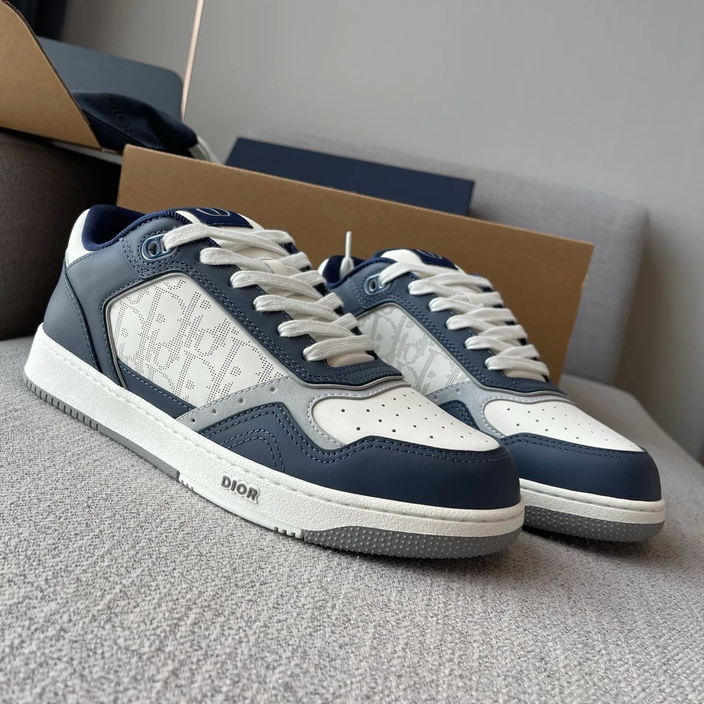 Dior and Hylton Nel B27 Uptown Low-Top Dior Oblique Galaxy Leather Sneaker (White/Navy) — view 3