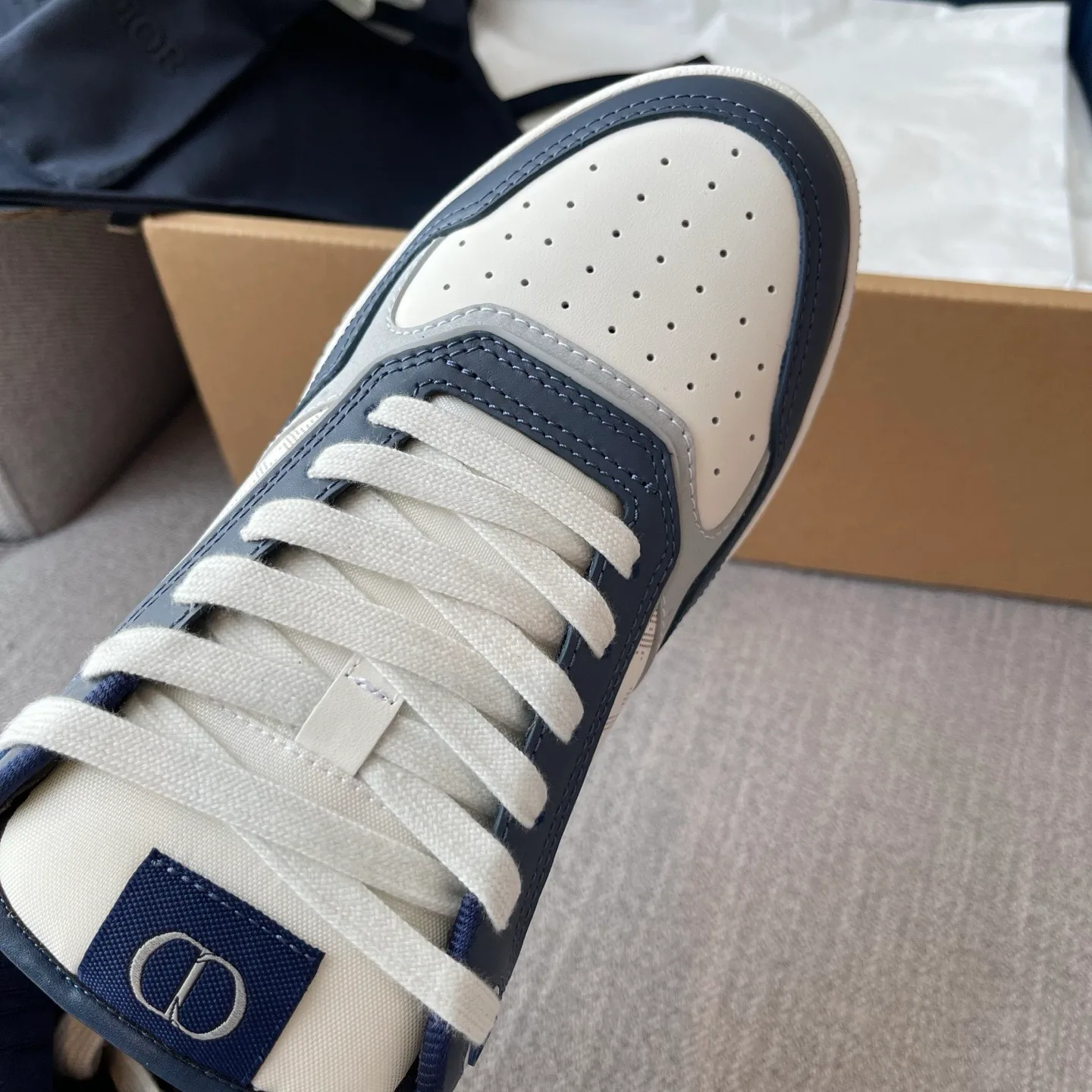 Dior and Hylton Nel B27 Uptown Low-Top Dior Oblique Galaxy Leather Sneaker (White/Navy) — view 7