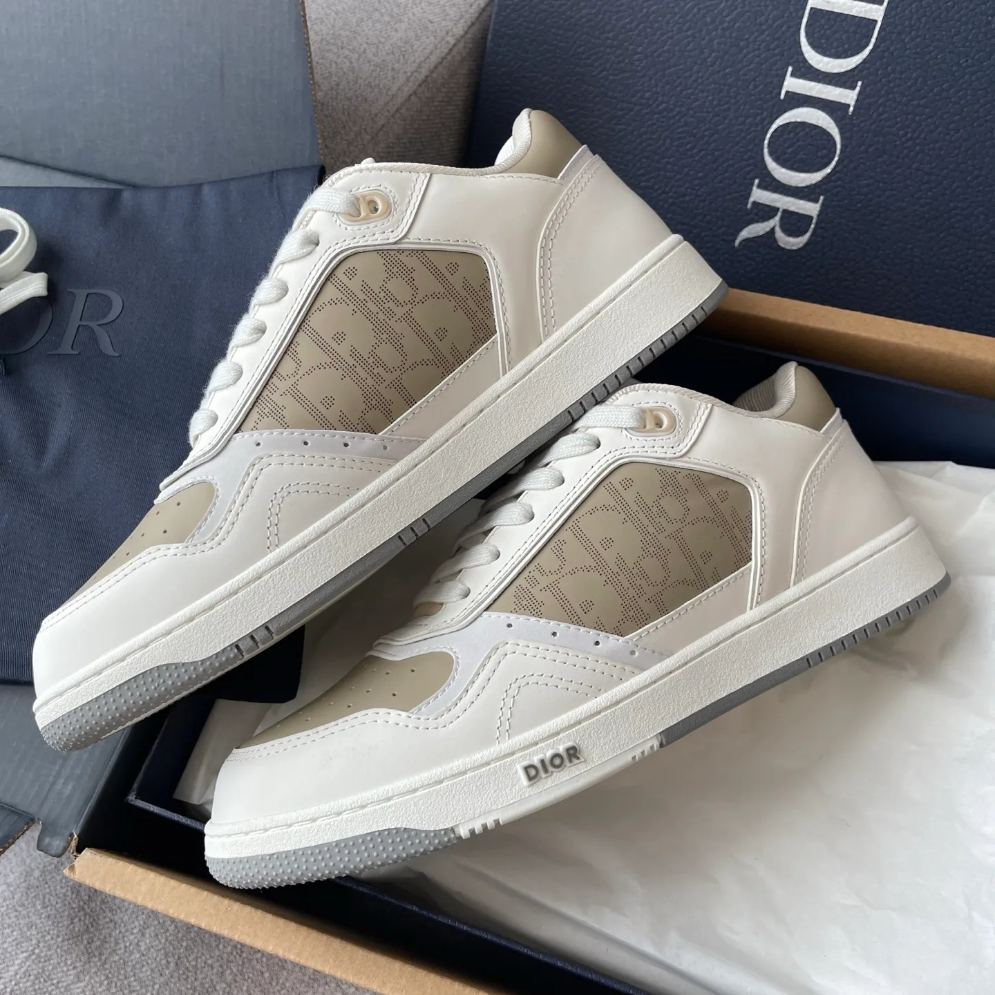 Dior B27 Uptown Low-Top Dior Oblique Galaxy Leather Sneaker (White/Beige)