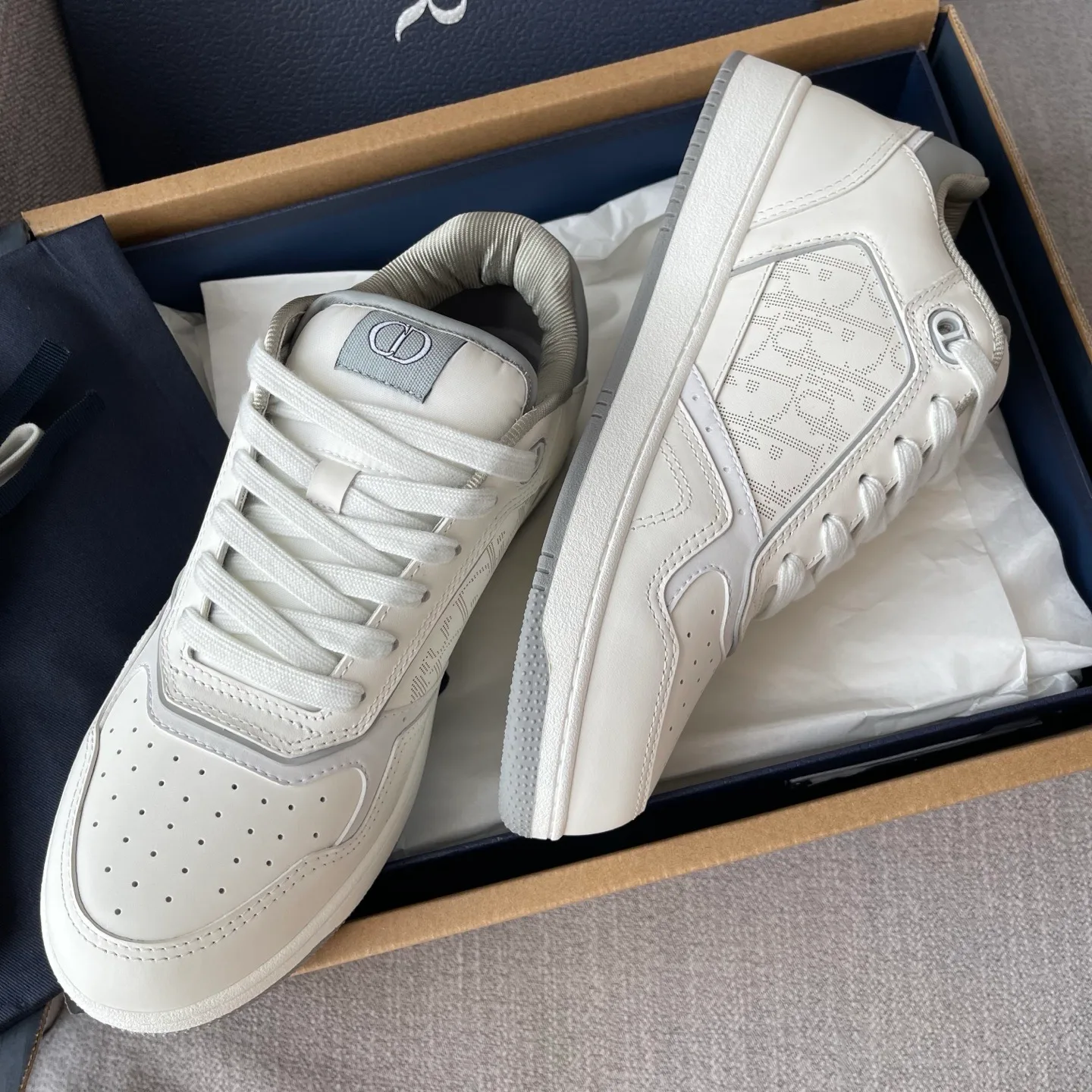 Dior B27 Uptown Low-Top Dior Oblique Galaxy Leather Sneaker (White/Grey) — ビュー 5