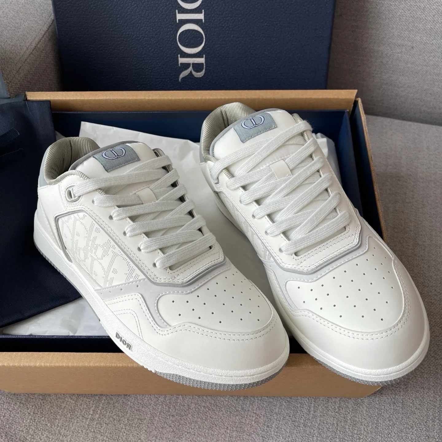 Dior B27 Uptown Low-Top Dior Oblique Galaxy Leather Sneaker (White/Grey) — ビュー 6