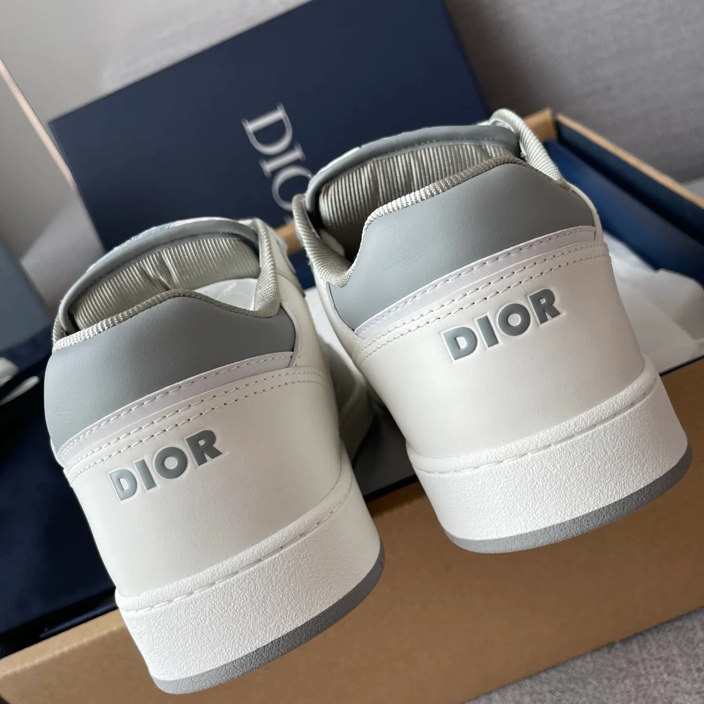 Dior B27 Uptown Low-Top Dior Oblique Galaxy Leather Sneaker (White/Grey) — ビュー 8