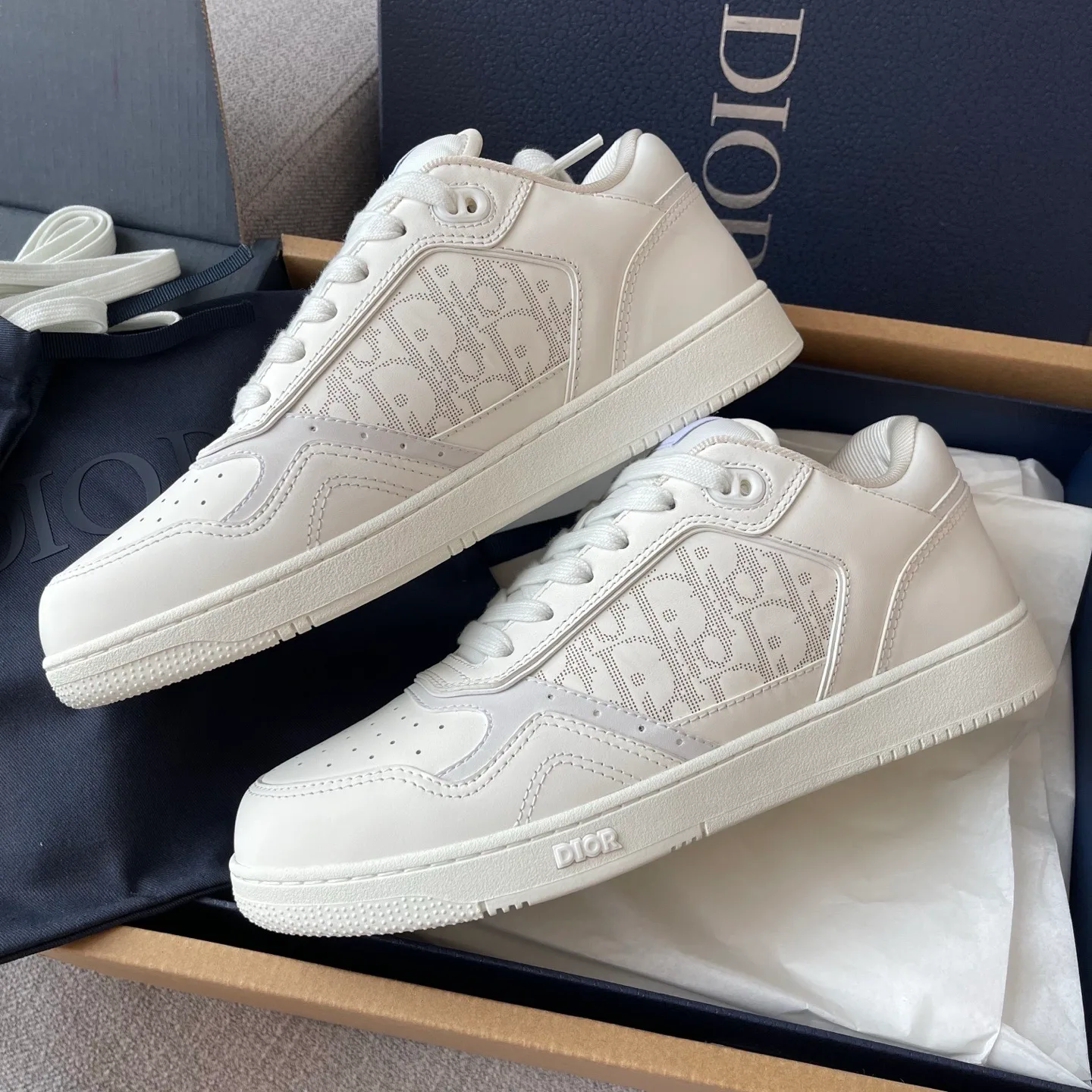 Dior B27 Uptown Low-Top Dior Oblique Galaxy Leather Sneaker (White/White)